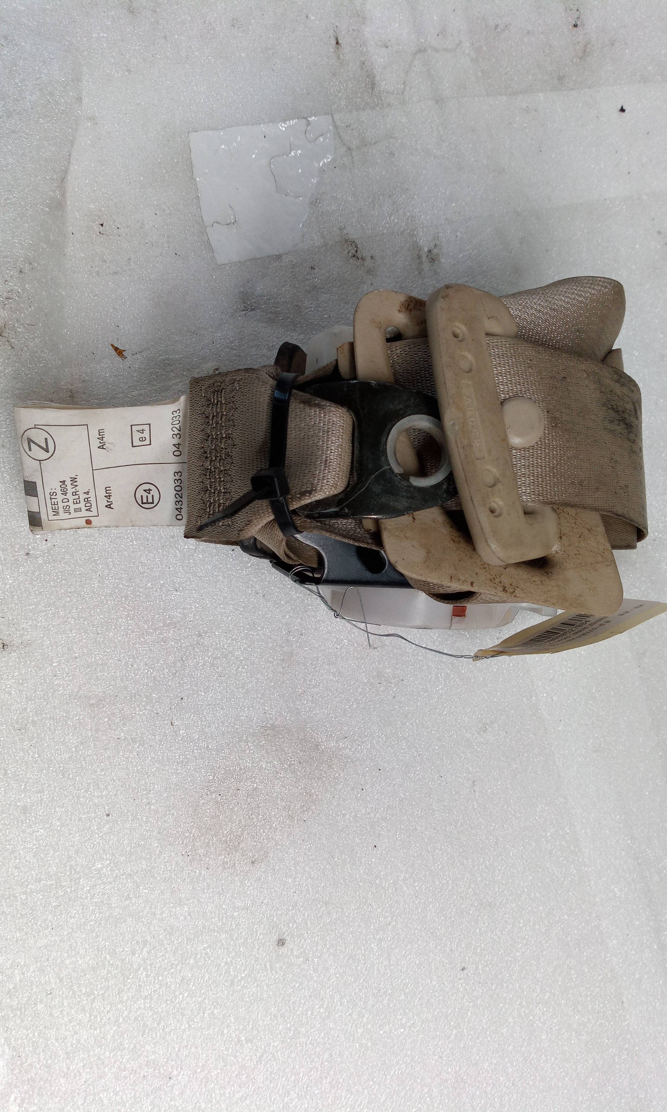 Cinturón seguridad trasero izquierdo DF451 de Toyota Land cruiser (j12) 2002-2004 - pieza usada