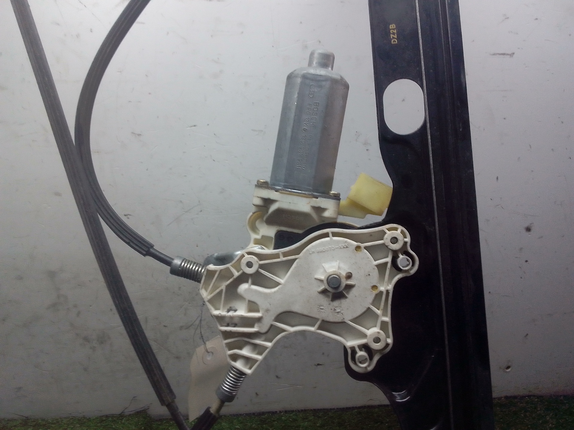 Elevalunas delantero izquierdo A2308200942 de Mercedes-benz Vaneo (414) 2002-2005 91 CV - pieza usada