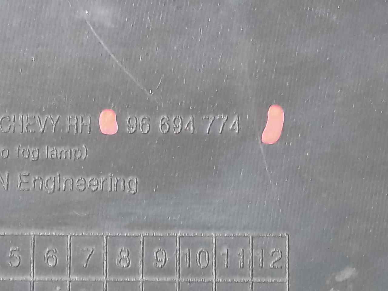 CHEVROLET Aveo T300 (2011-2020) Правая решетка переднего бампера 96694774 24827826