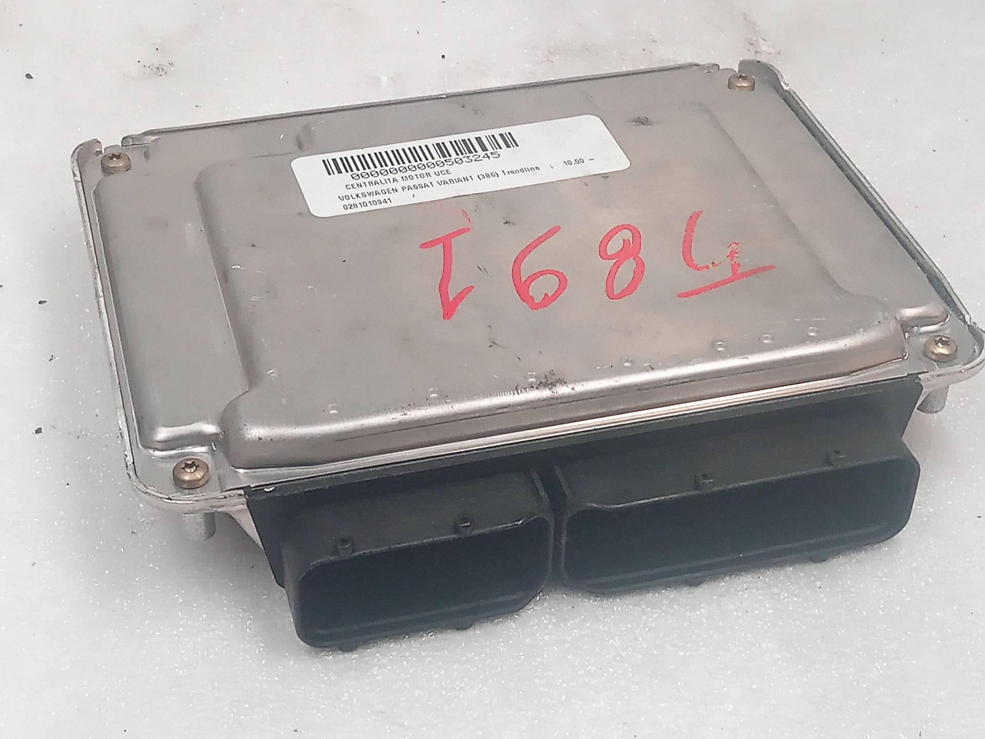 VOLKSWAGEN Passat Variant 1 generation (2010-2024) Engine Control Unit ECU 0281010941 23801384