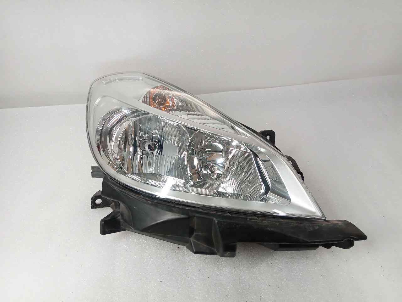 RENAULT Clio 3 generation (2005-2012) Front Right Headlight 088948 25240144