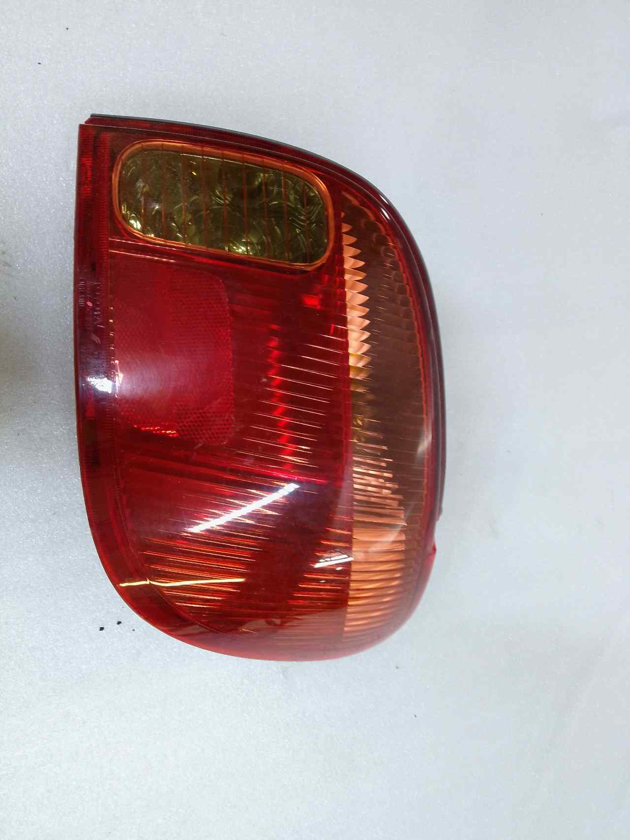 TOYOTA Yaris 1 generation (1999-2005) Rear Right Taillight Lamp 24838714