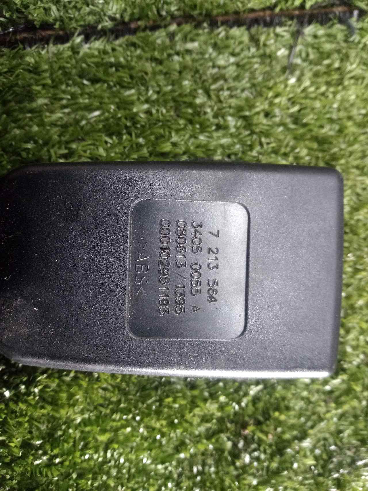 Pretensor del airbag derecho N47D20A 34050061A de Bmw 1 (e81) 2006-2011 143 CV con 284483 km - pieza usada