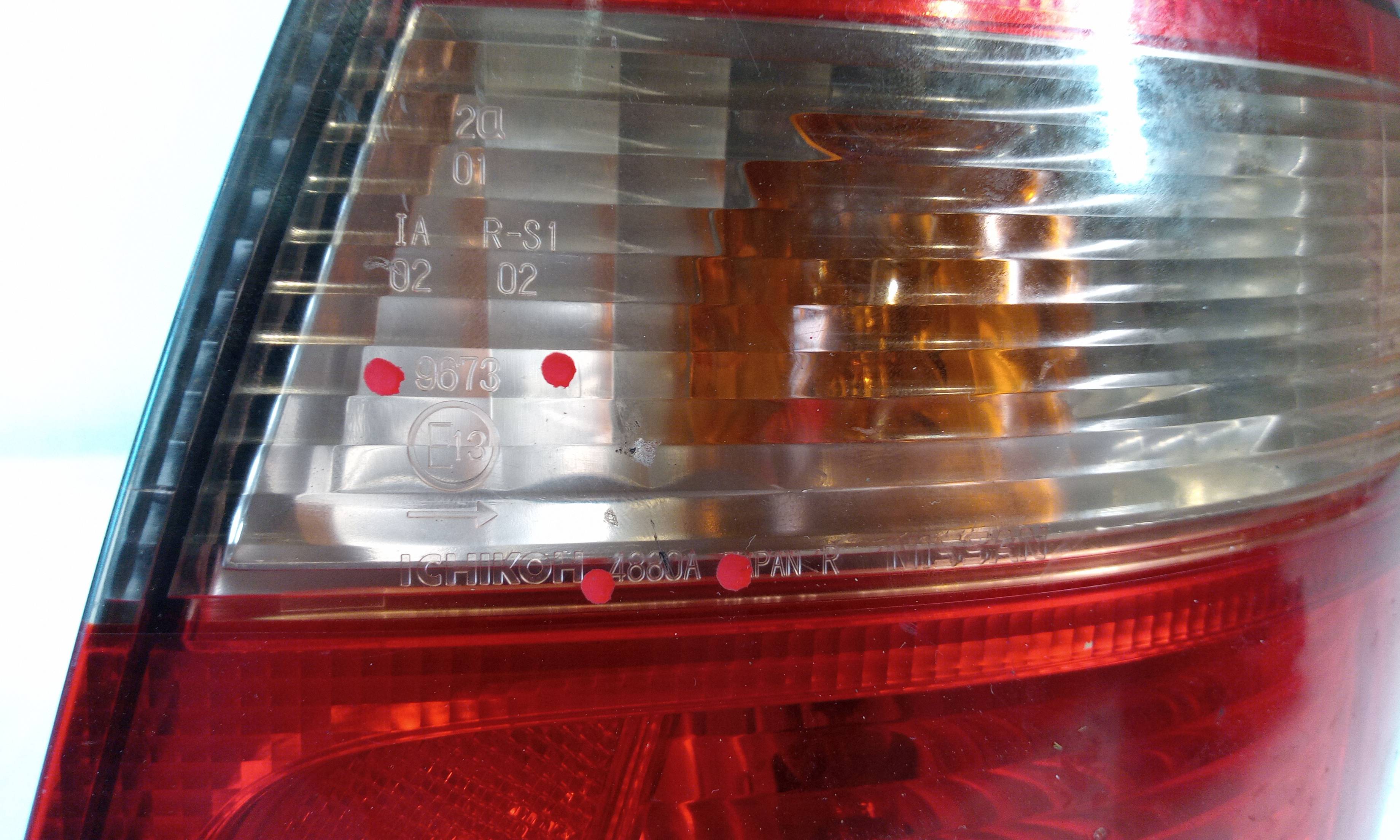 Piloto trasero derecho QC15 9673 de Nissan Almera (n16/e) 2002-2004 - pieza usada
