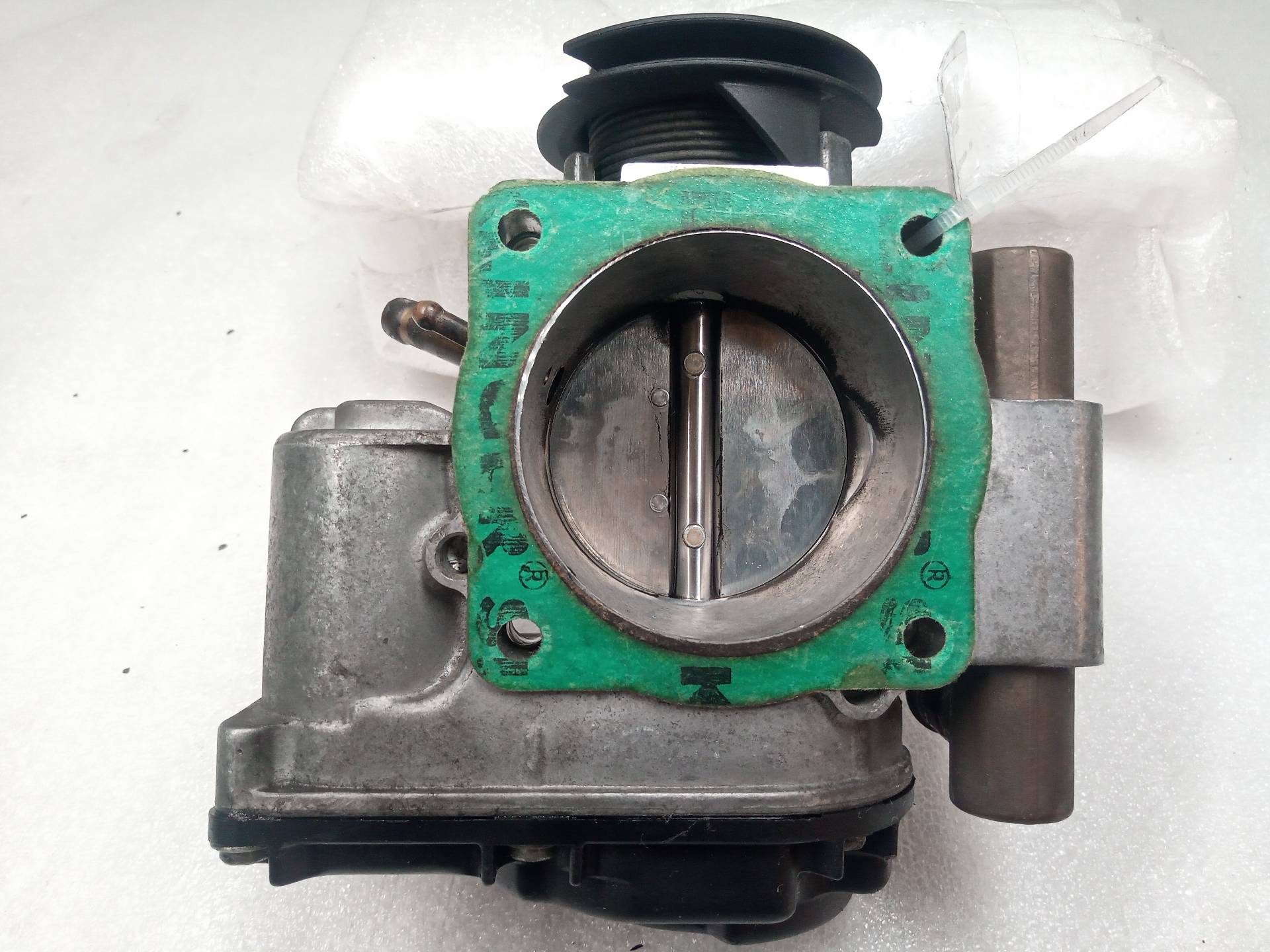 VOLKSWAGEN Passat B3 (1988-1993) Throttle Body 058133063H 24827368