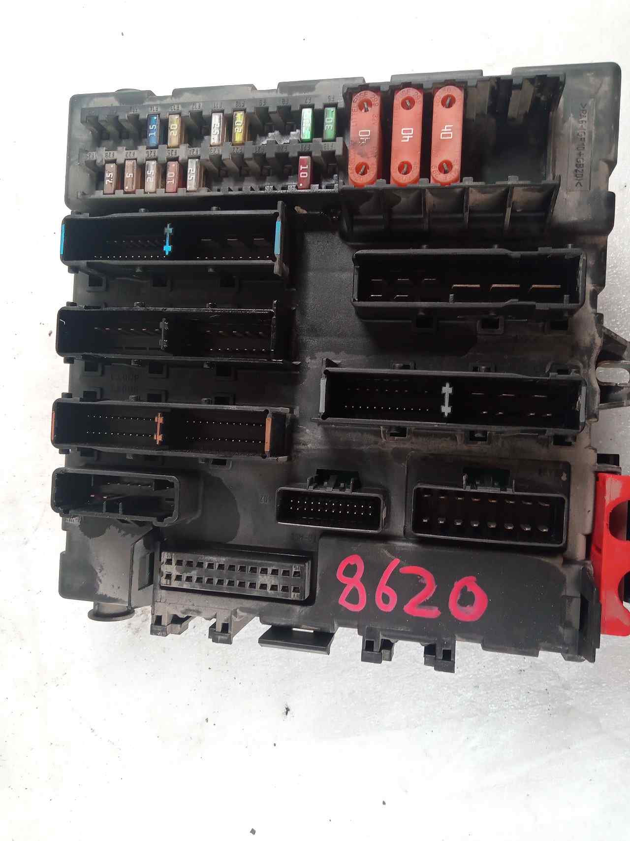 Caja de relés / fusibles 519049027 de Opel Signum 2003-2004 - pieza usada