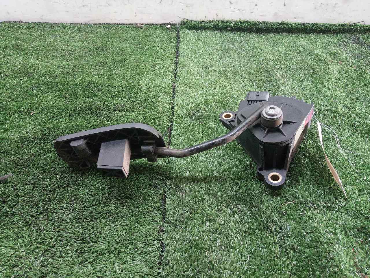 Pedal del acelerador de Nissan Nv200 / evalia autobús 2011-0 86 CV - pieza usada