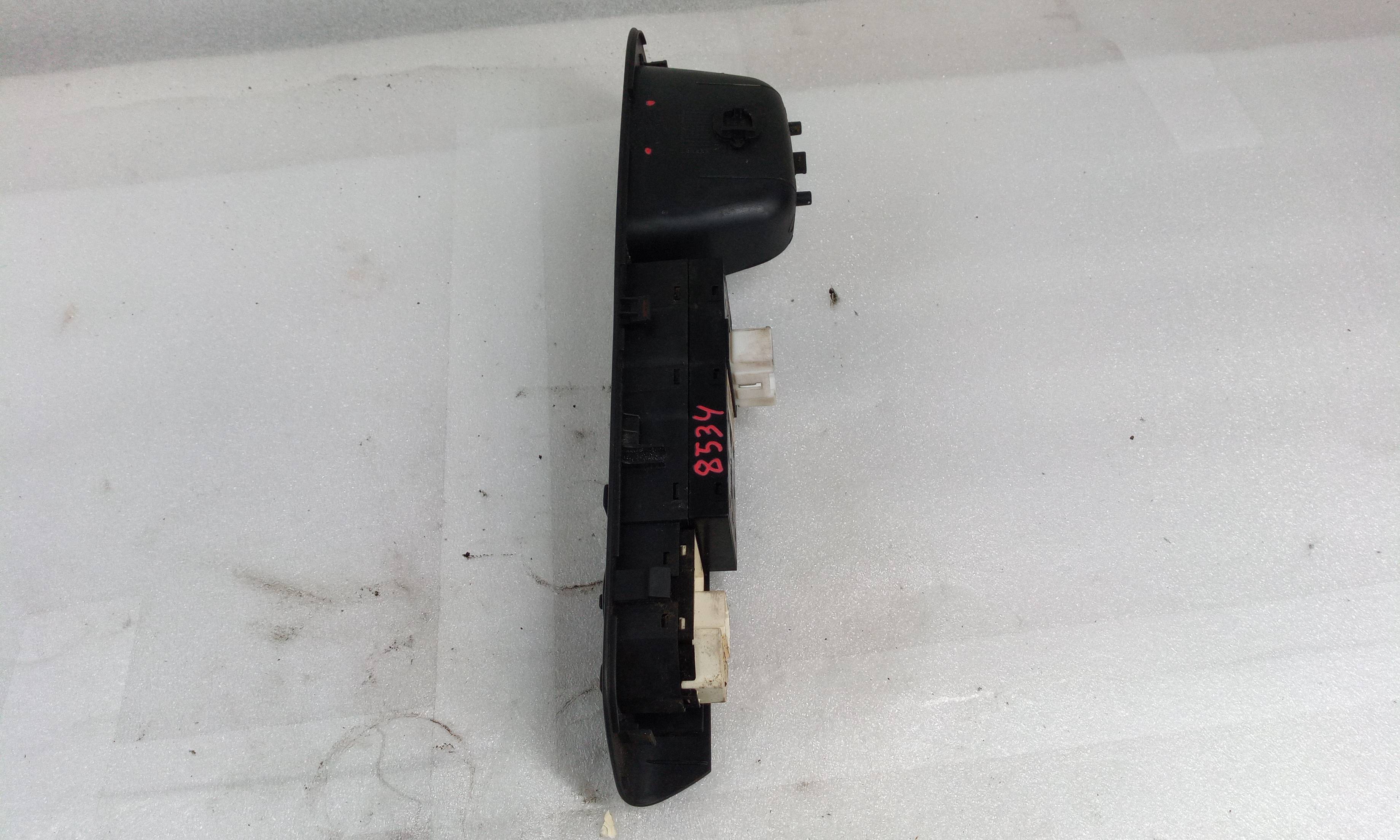 Front window control panel lh 823511H020 de Kia Ceed (ed) 2006-2012 - pieza usada