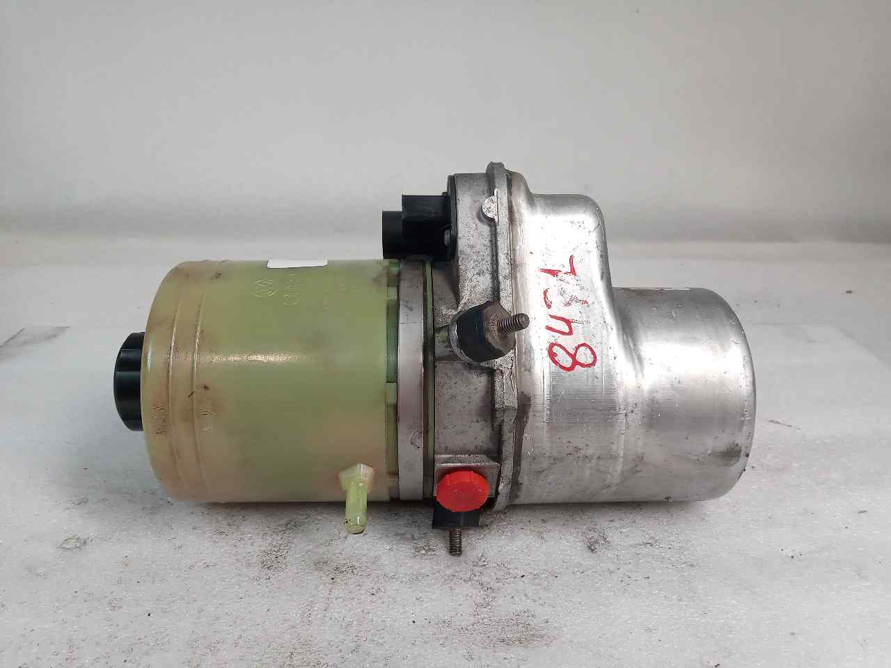 Steering pump 6Q0423156M de Seat Ibiza (6l1) 2001-2004 - pieza usada