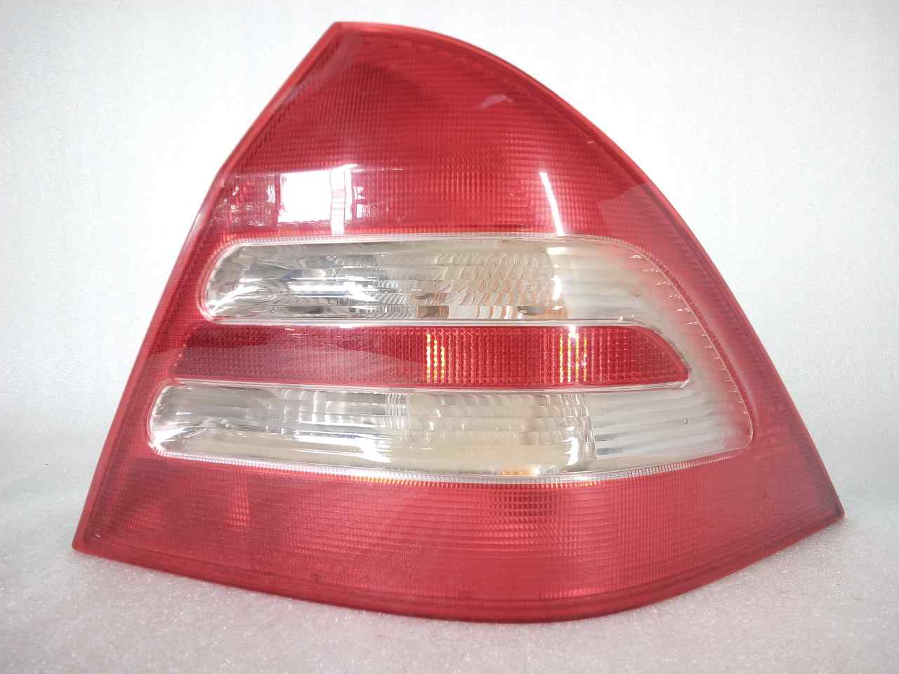 MERCEDES-BENZ C-Class W203/S203/CL203 (2000-2008) Rear Right Taillight Lamp 2038200264R 20063873