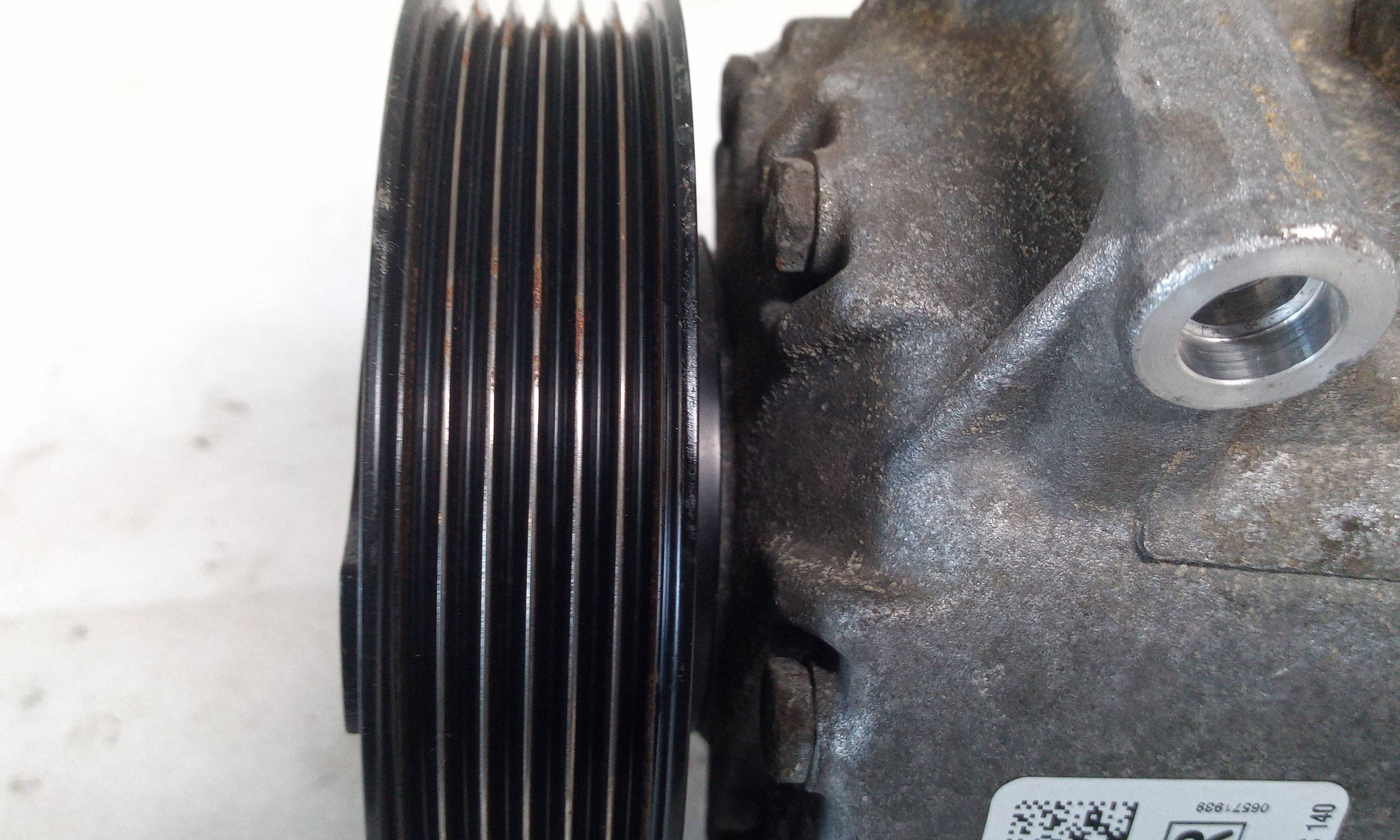 Compressor de ar condicionado CAYB 5N0820803E de Seat Ibiza berlina (6j5) 0-0 con 379000 km - pieza usada