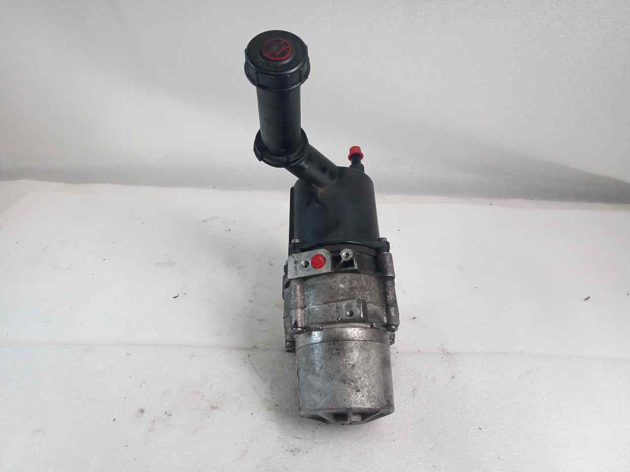 Steering pump 9654151080 de Peugeot 307 (s1)(04.2001) 2001-2003 - pieza usada