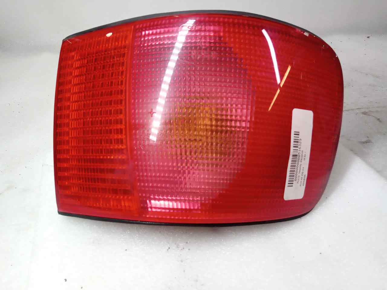 AUDI A8 D2/4D (1994-2002) Bal hátsó lámpa 4D0945095 24855802