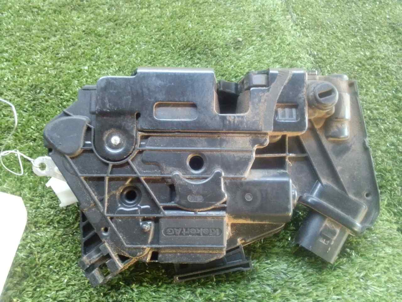 Rear door lock lh 6J0839015C de Seat Ibiza iv (6j5, 6p1) 2008-2010 105 CV - pieza usada