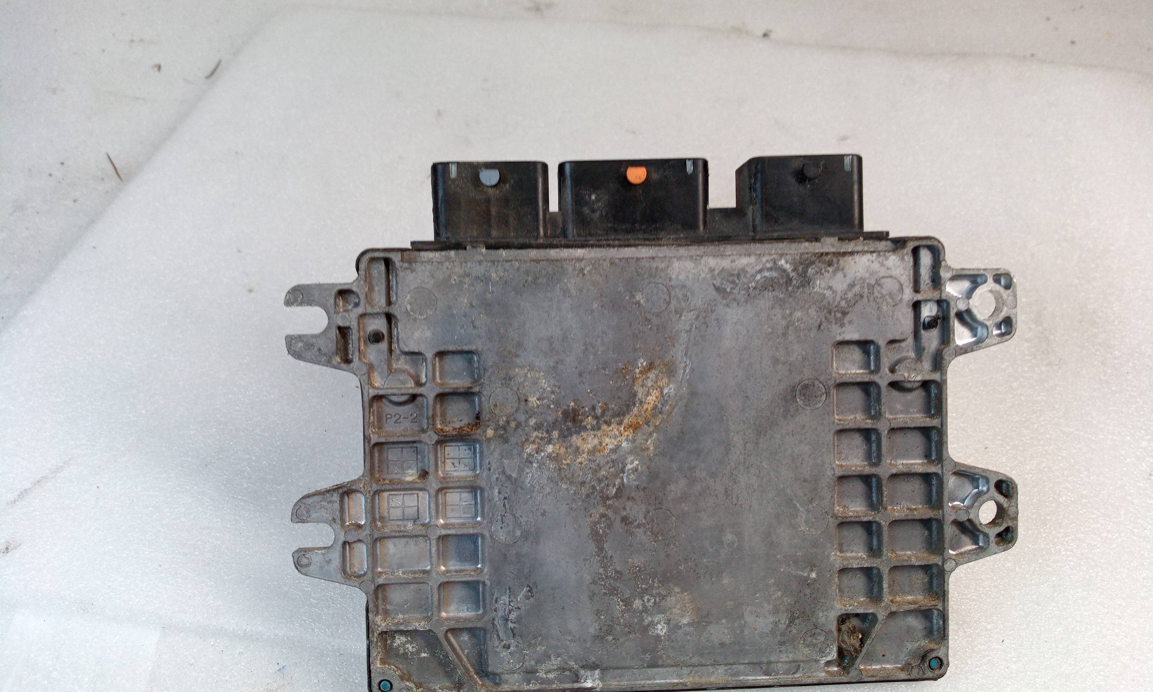 Centralita motor uce HR16DE MEC93060 de Nissan Note (e11e) 2006-2009 - pieza usada