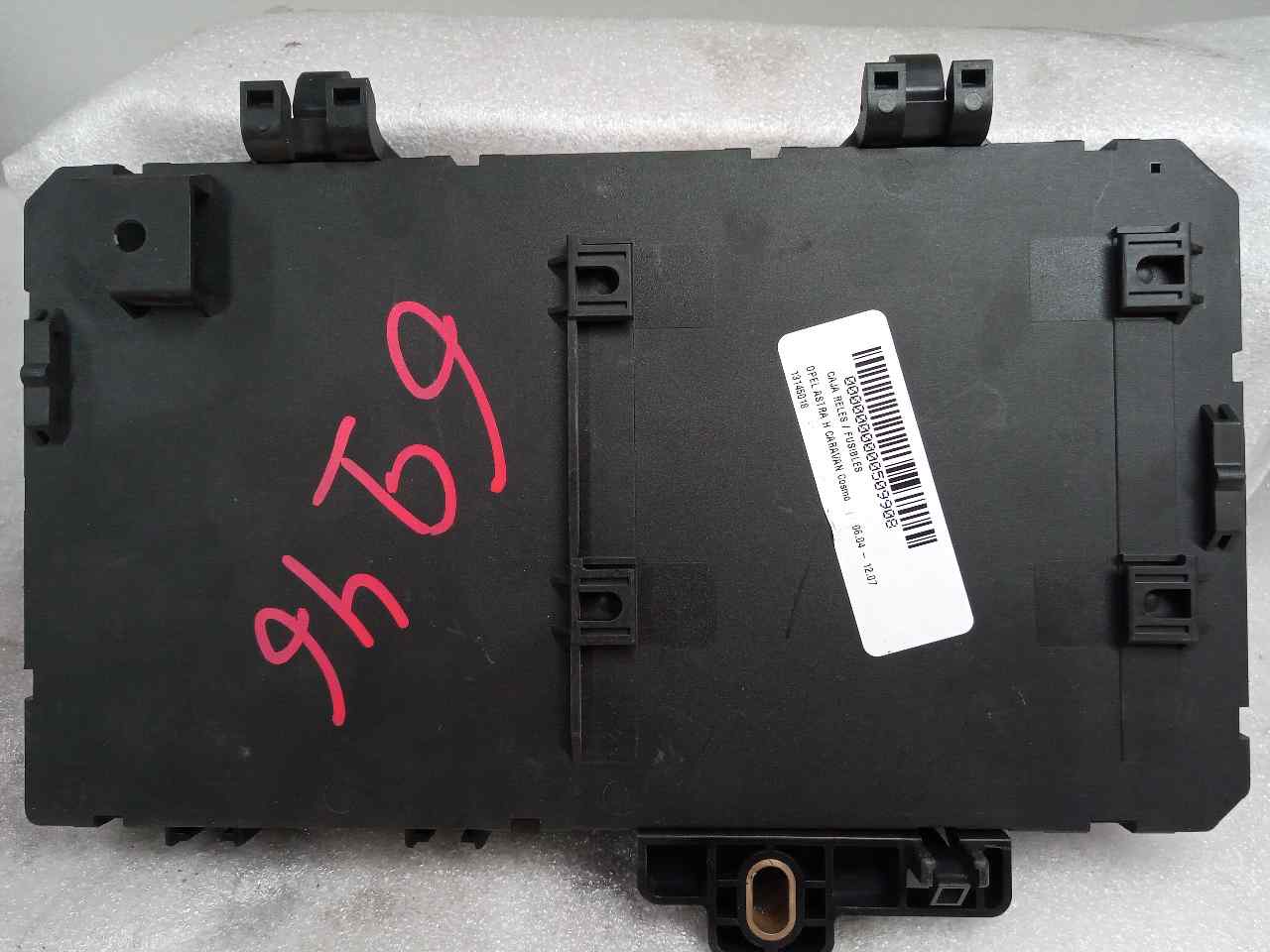 Caja de relés / fusibles 13145018 de Opel Astra h station wagon (a04) 2004-2010 140 CV - pieza usada