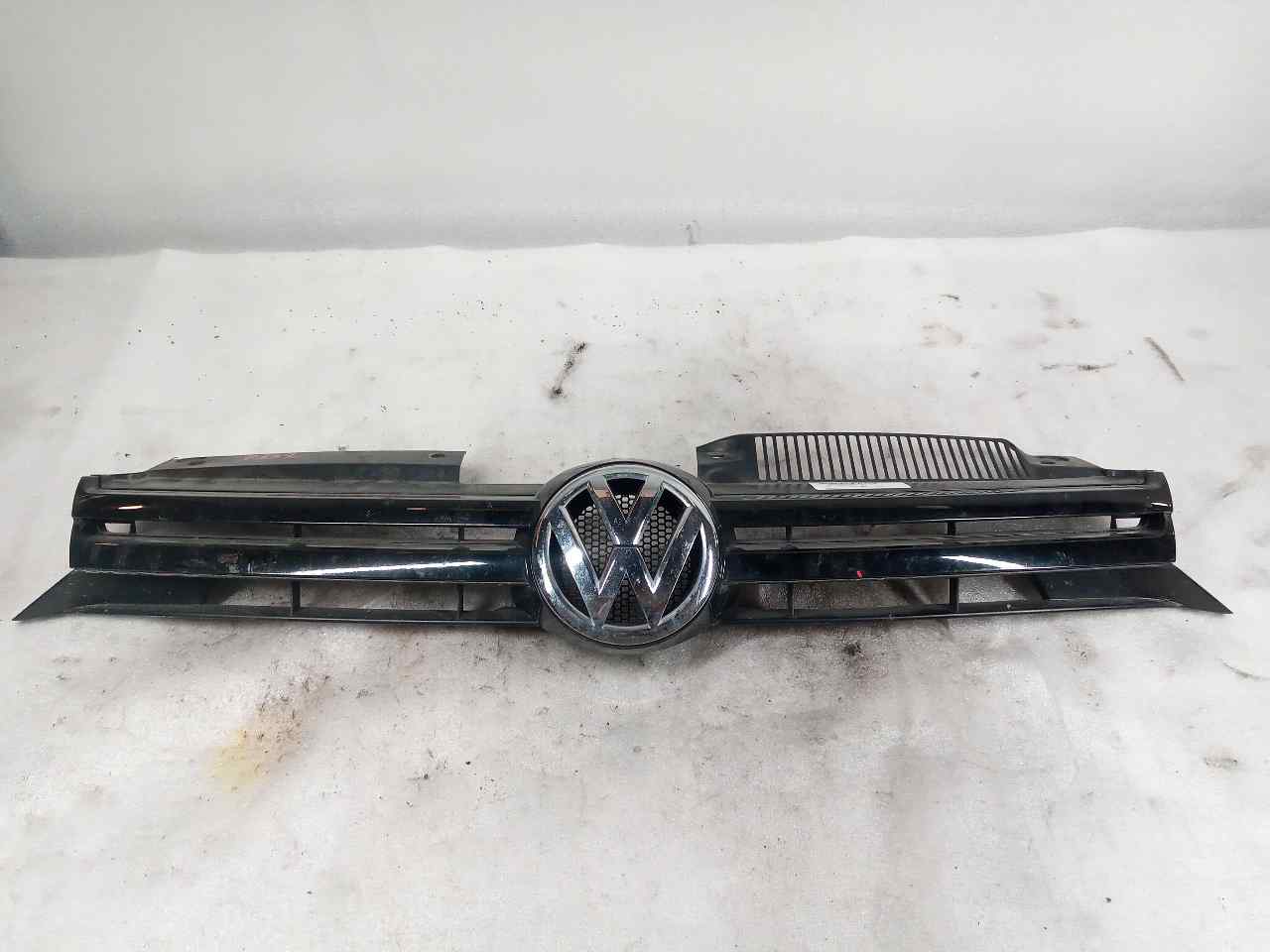 VOLKSWAGEN Golf 6 generation (2008-2015) Radiator Grille 5K0853653 24828740