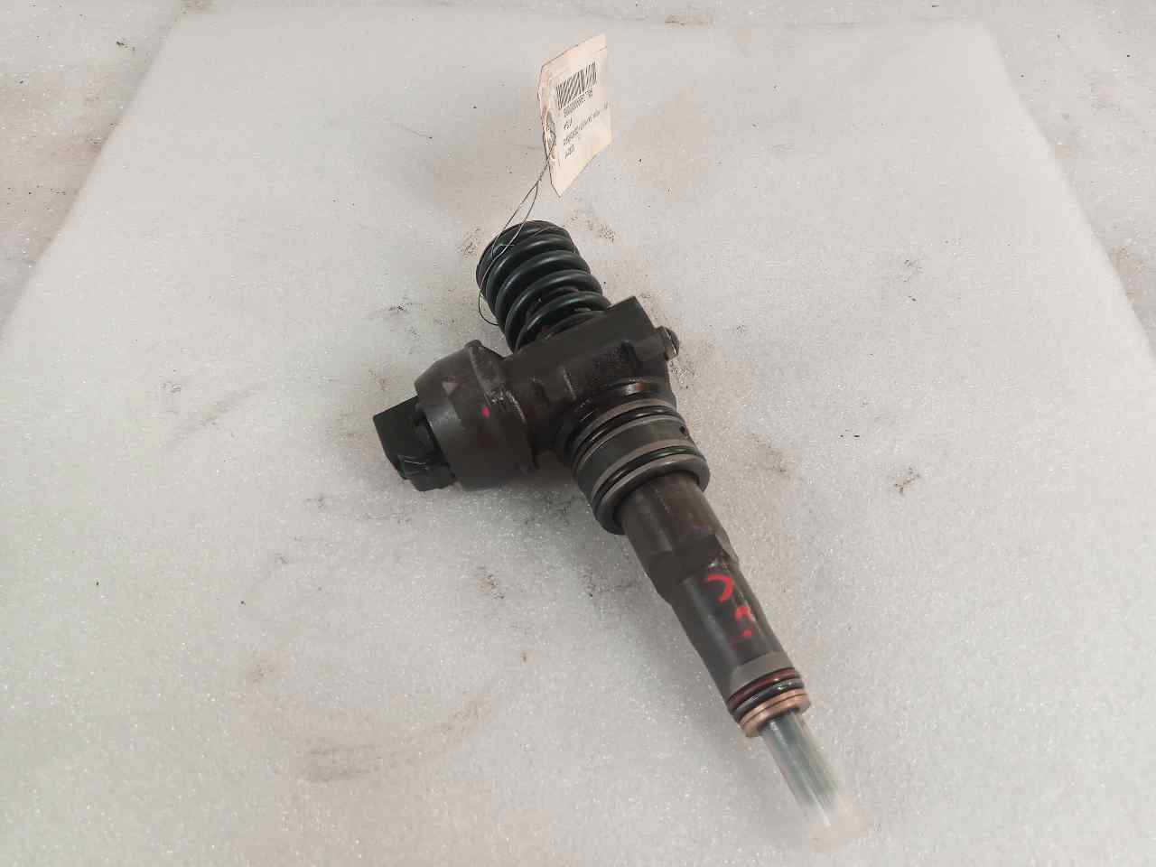 VOLKSWAGEN Golf 5 generation (2003-2009) Injector de combustibil 0414720215 24856102