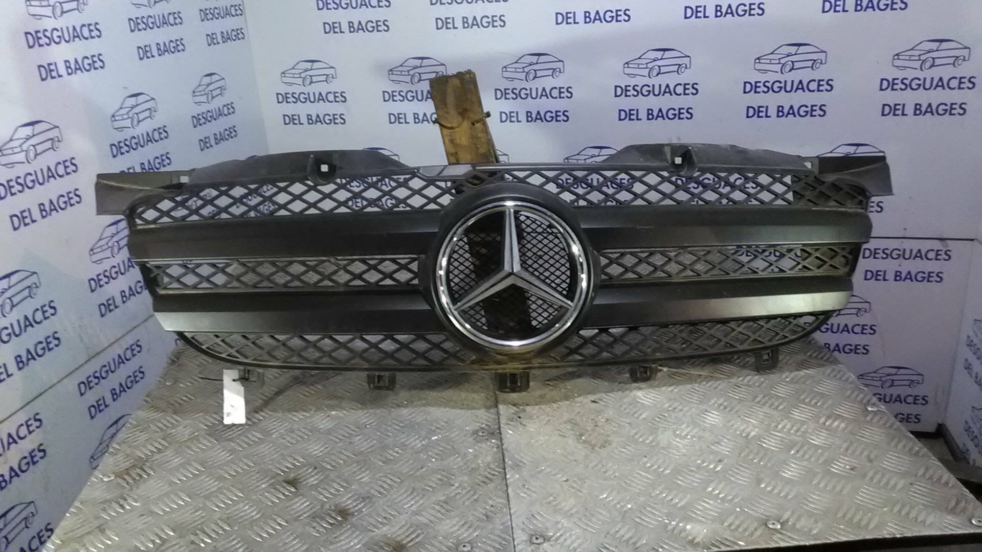 MERCEDES-BENZ Sprinter 2 generation (906) (2006-2018) Radiátorrács A9068800385 20032196