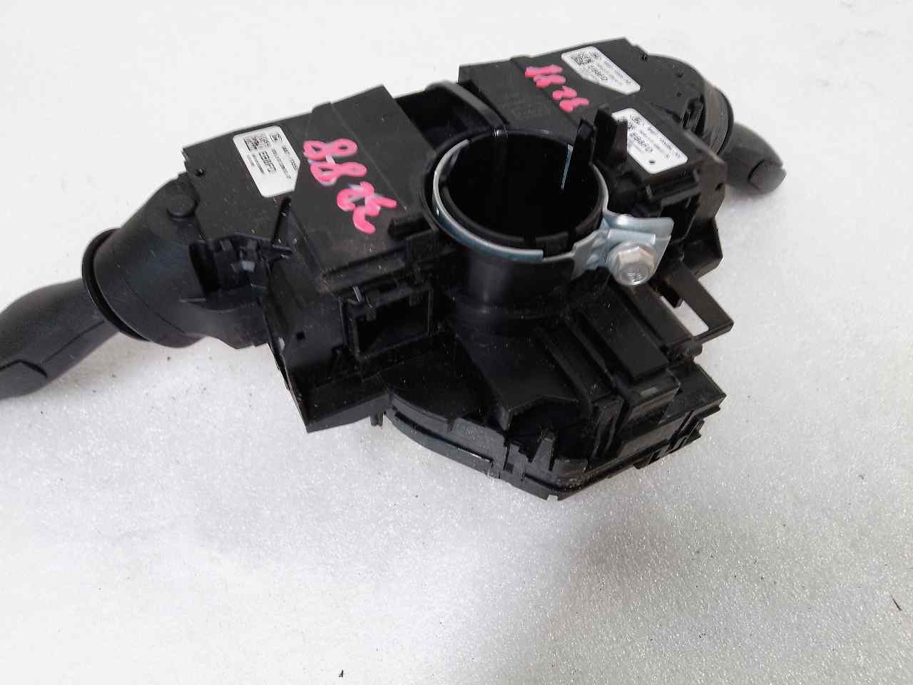 FORD Fiesta 5 generation (2001-2010) Mygtukai 8A6T13335 23800698