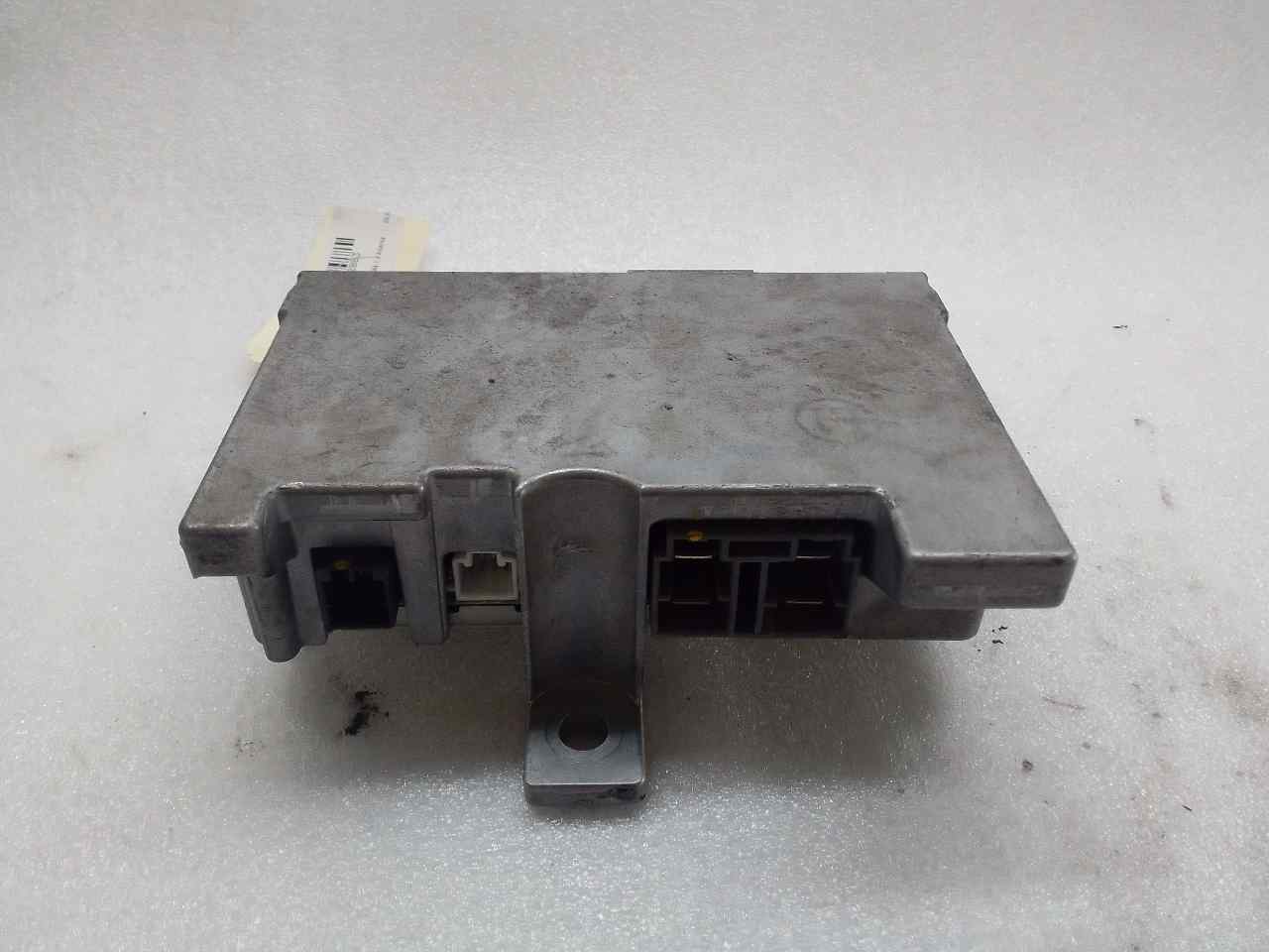 Módulo electronico 4A90 A1351505979 de Mitsubishi Colt berlina 5 (z30a) 2010-0 95 CV - pieza usada