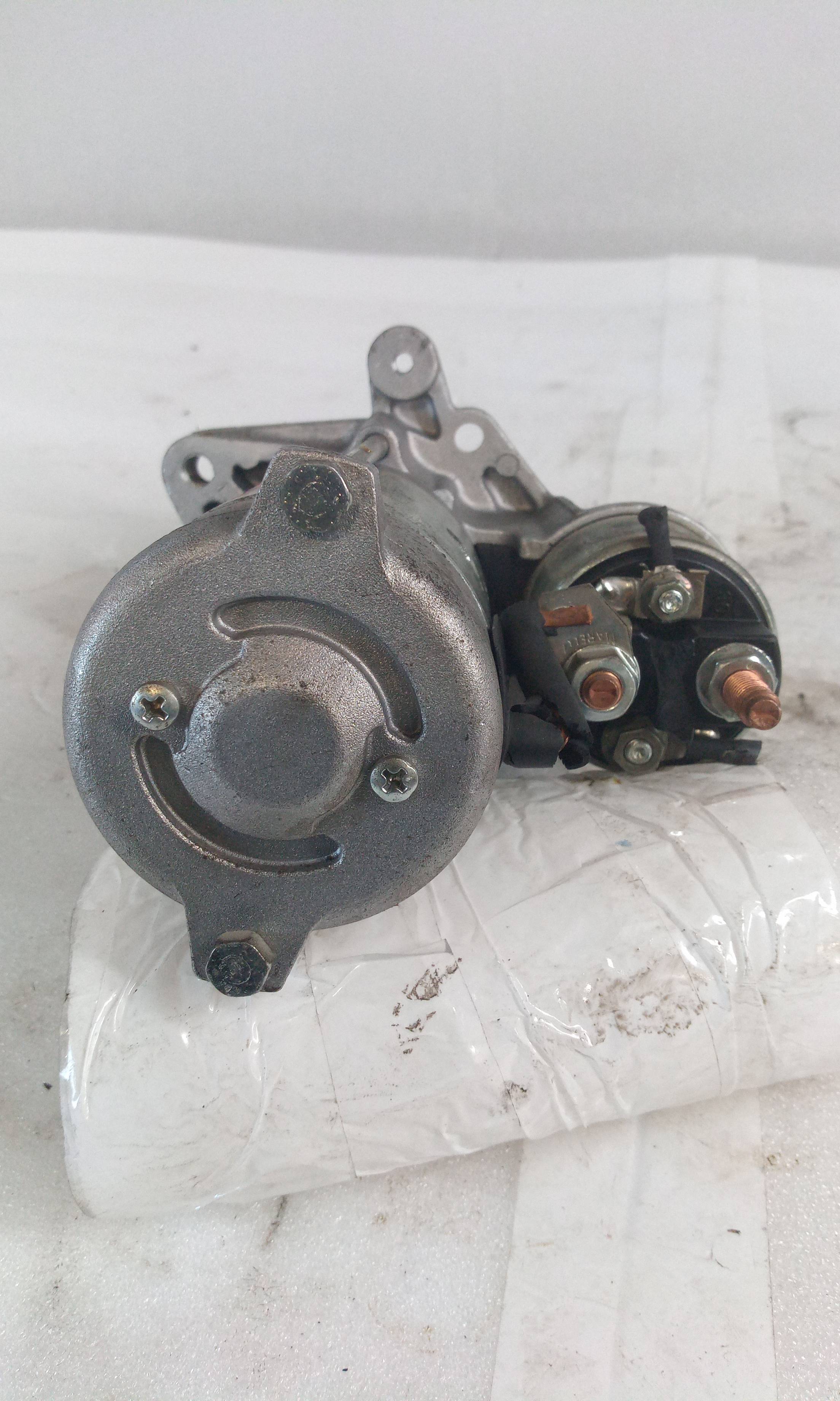 Motor de arranque 063193001010 de Mercedes-benz Vito basic-kombi (639) 2006-0 - pieza usada