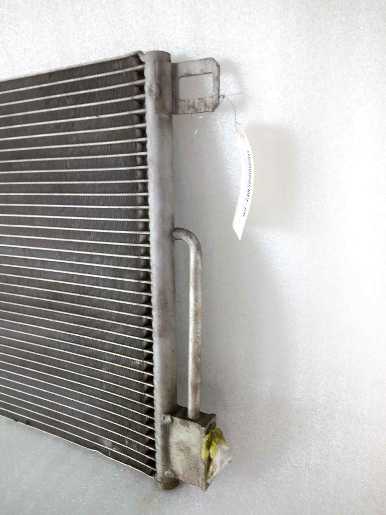 Condensador / radiador aire acondicionado 8FC351301654 de Opel Corsa e (x15) 2014-0 90 CV - pieza usada