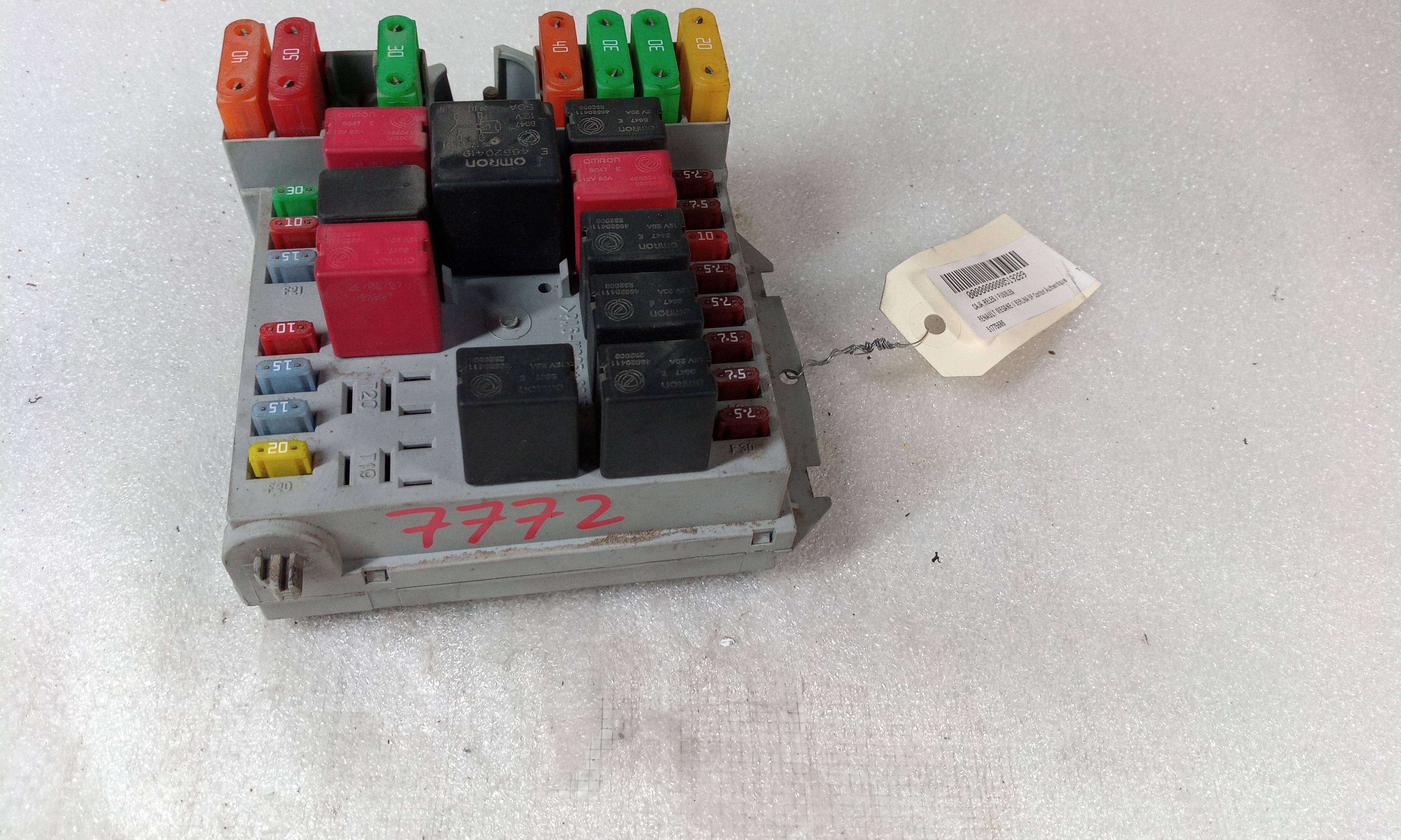 RENAULT Megane 2 generation (2002-2012) Fuse Box 51775686 25719031