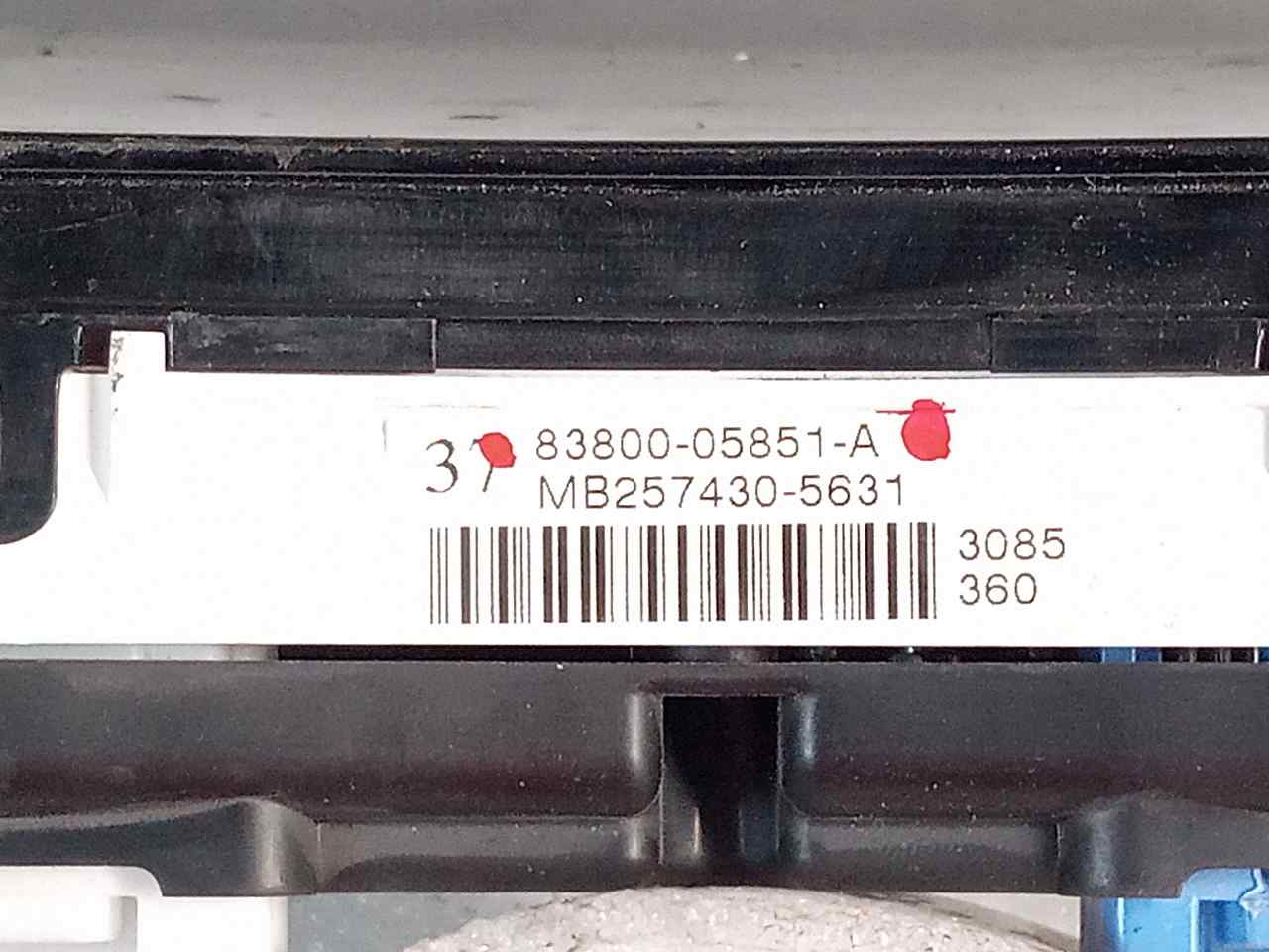 Cuadro de instrumentos 8380005851A de Toyota Avensis wagon (t25) 2005-2009 - pieza usada