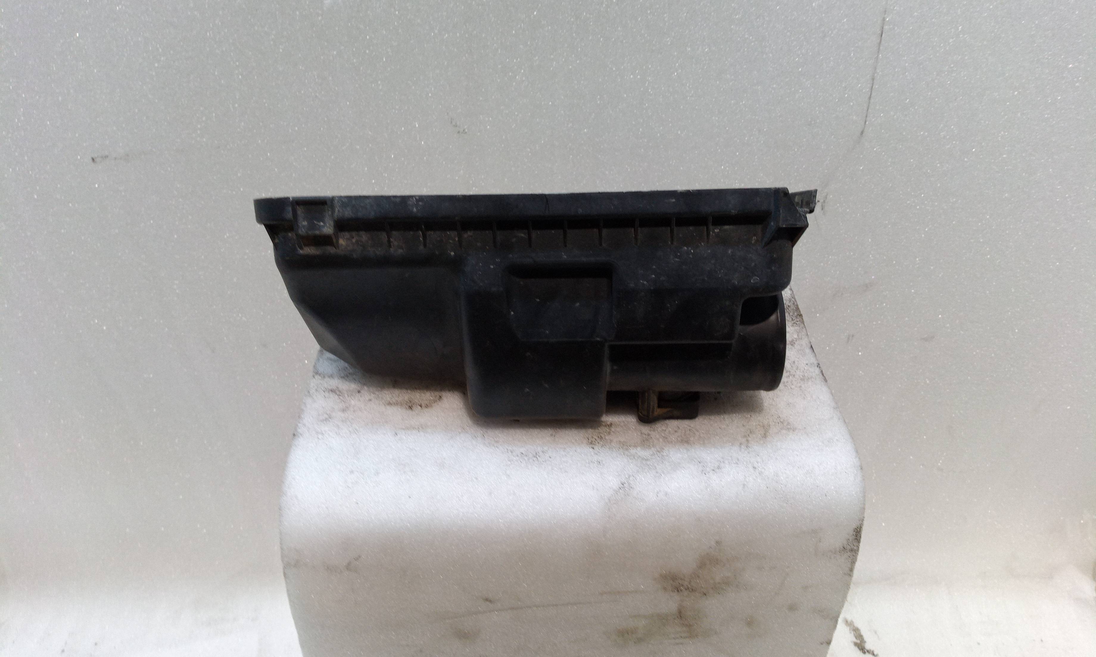 Filtro de aire 1770530090 de Toyota Land cruiser (j12) 2002-2004 - pieza usada