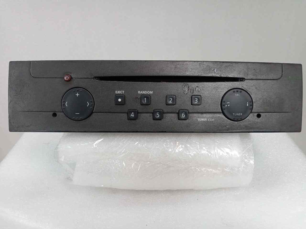 Sistema audio / radio cd V4Y701 8200057668 de Renault Vel satis (bj0_) 2002-0 241 CV con 170000 km