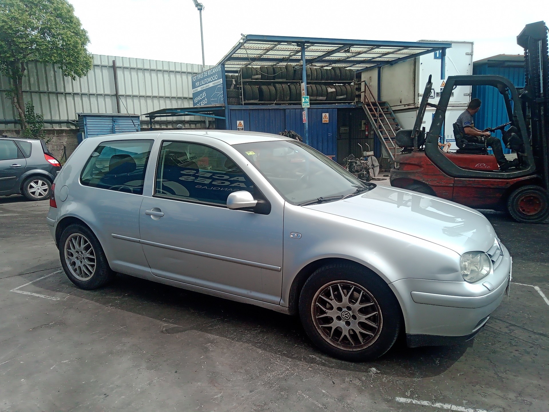 VOLKSWAGEN Golf 4 generation (1997-2006) Säkringsbox PBTGF20 24828569