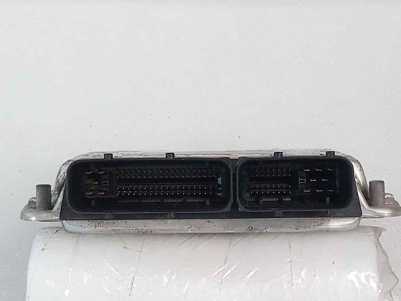Switchboard engine uce 0281010981 de Audi A3 (8l) 1996-2002 - pieza usada