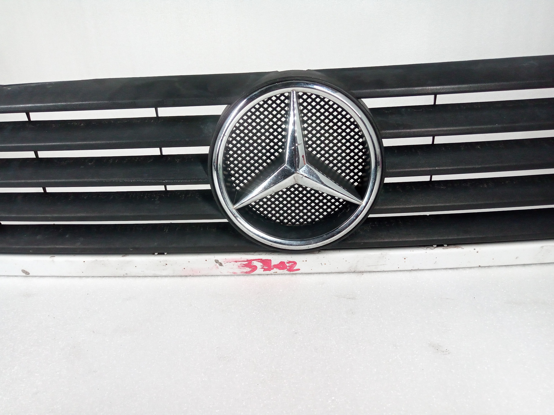 MERCEDES-BENZ Vito W638 (1996-2003) Grila radiatorului A6388880015 20079637