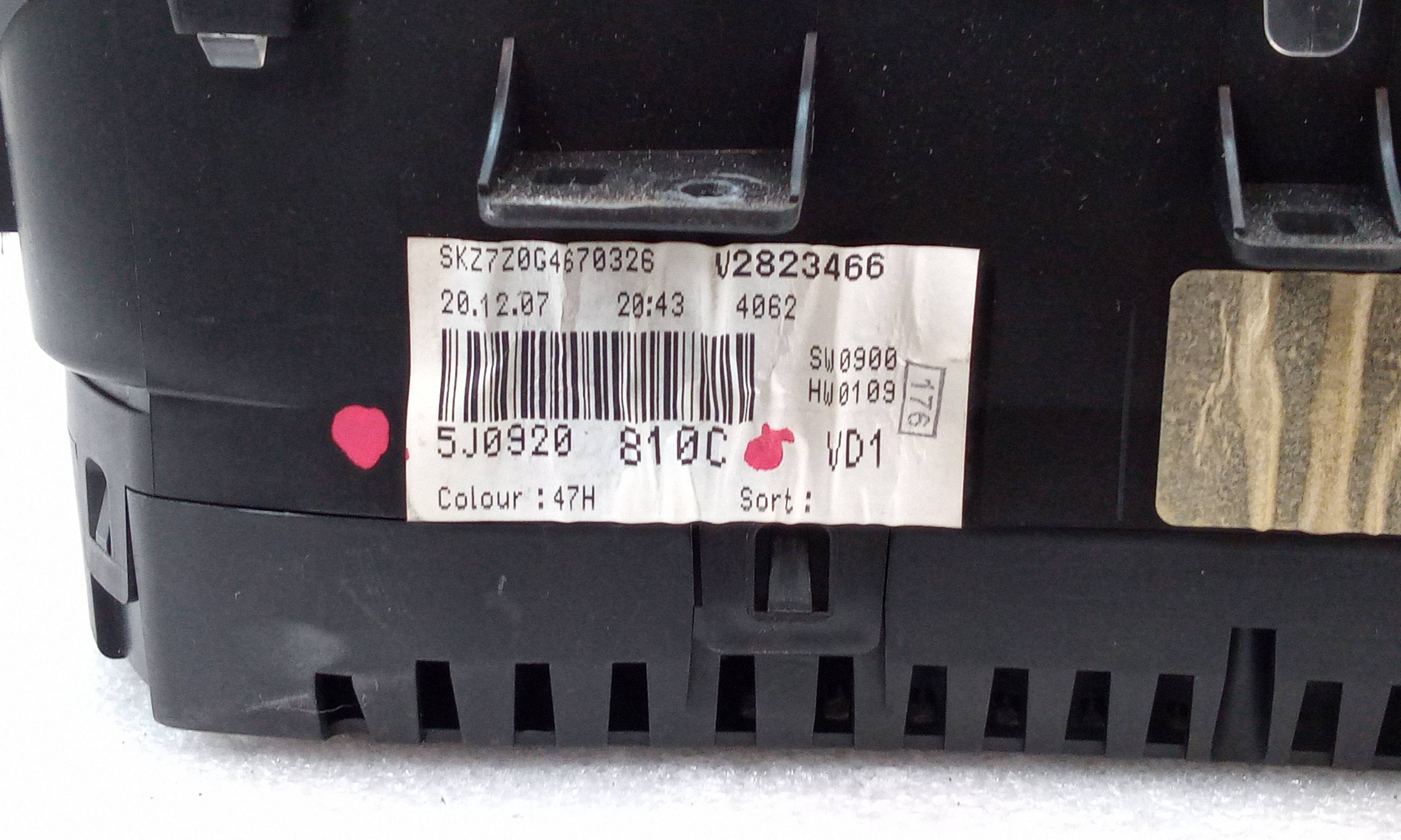 Cuadro de instrumentos BNV 5J0920810C de Skoda Fabia i (6y2) 2000-2008 80 CV - pieza usada