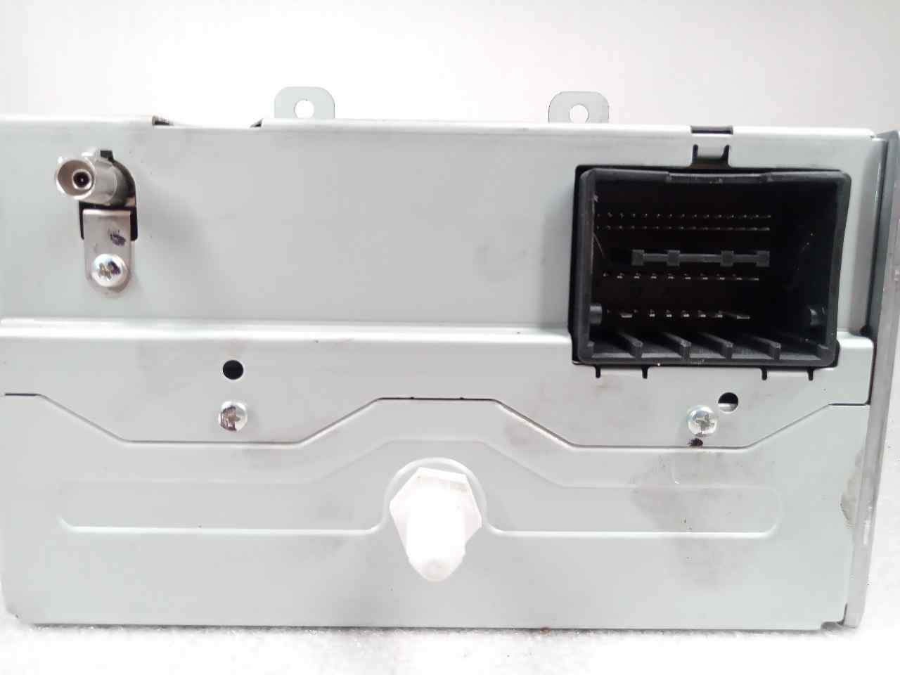 Radio cd/ sistema audio 2E 13336630 de Volkswagen Golf iii cabriolet (1e7) 1994-1998 116 CV - pieza usada