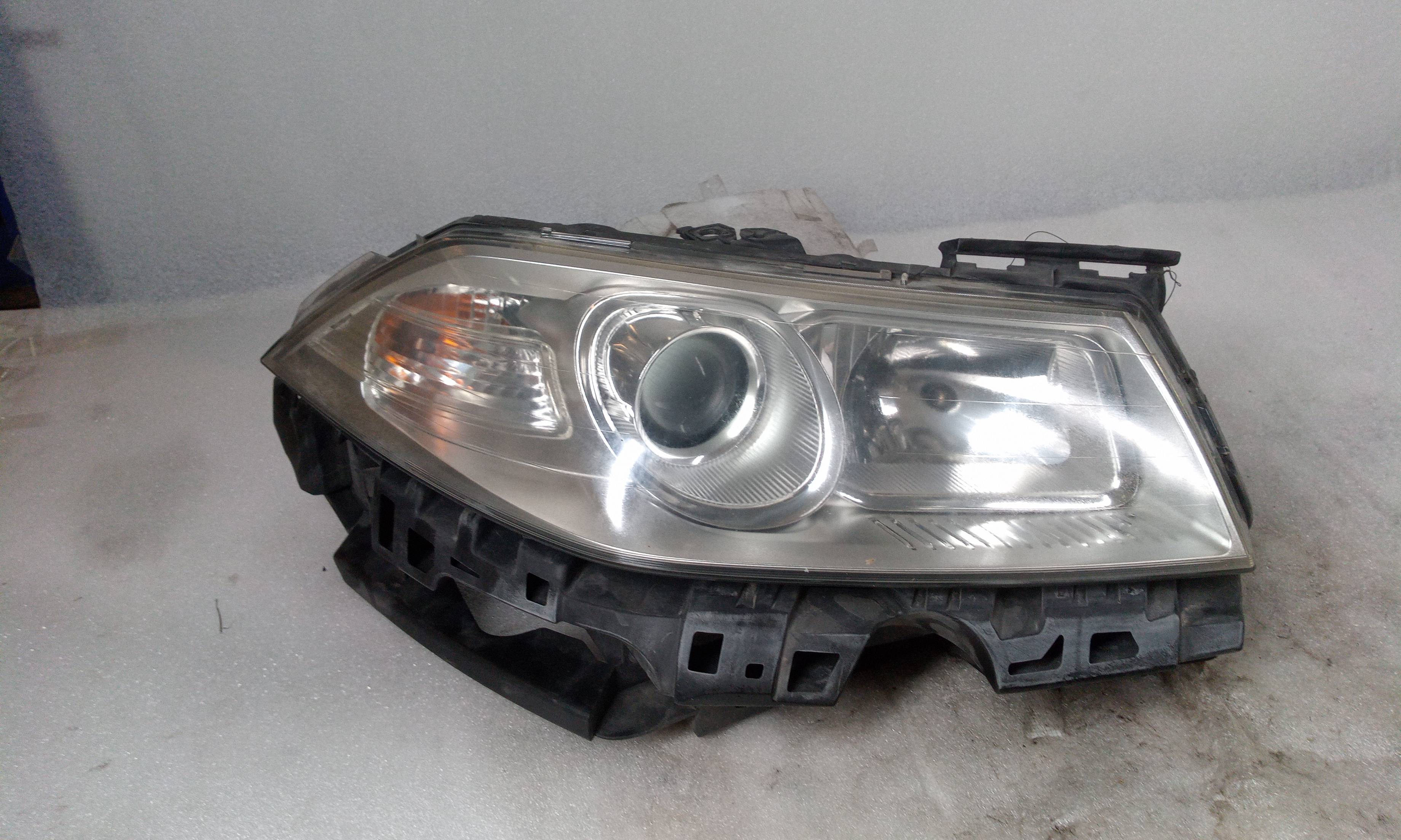 RENAULT Megane 2 generation (2002-2012) Front Right Headlight 8200412742A 24855717