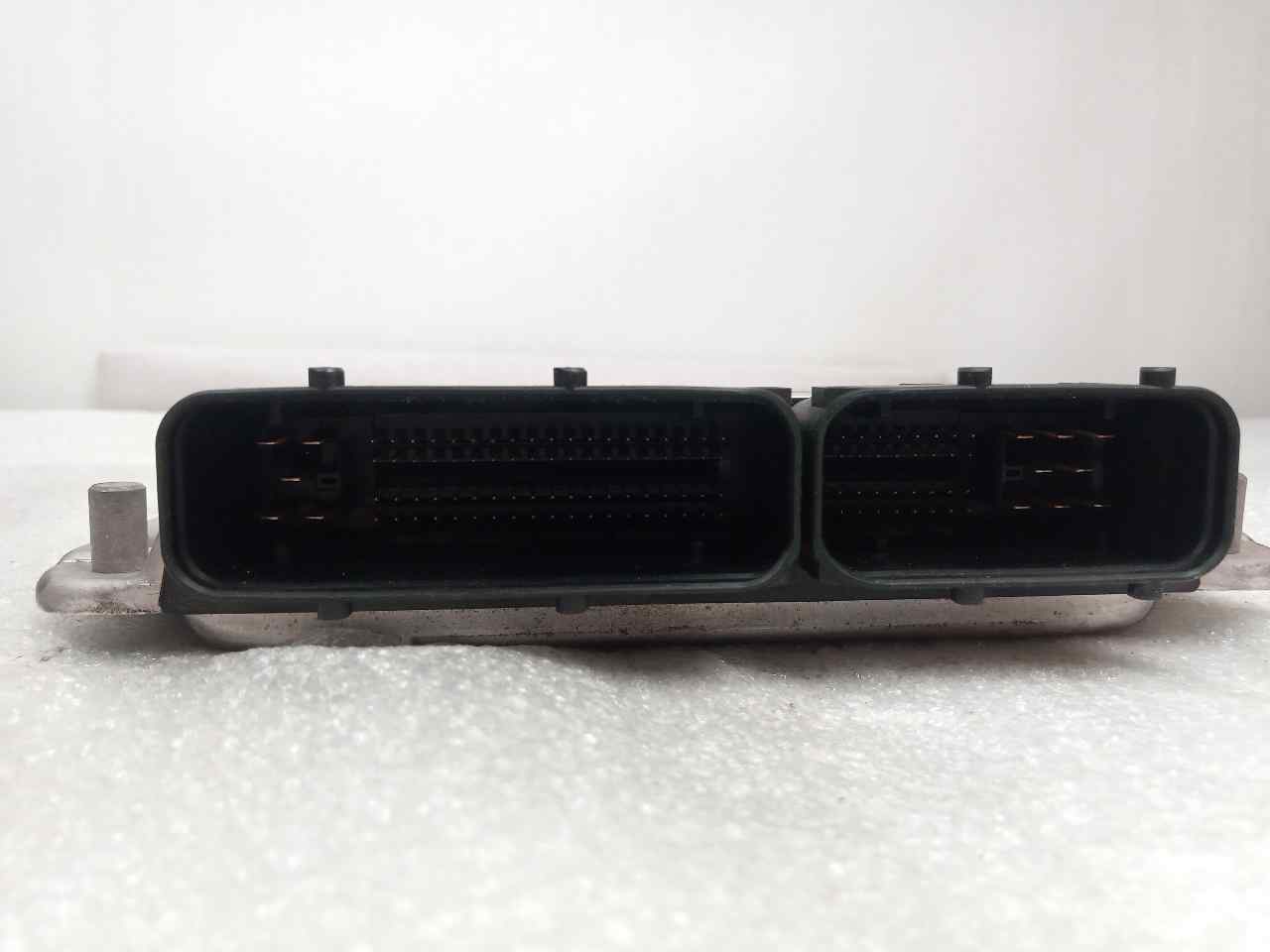 Switchboard engine uce 0281010981 de Audi A3 (8l1) 1997-2001 131 CV - pieza usada