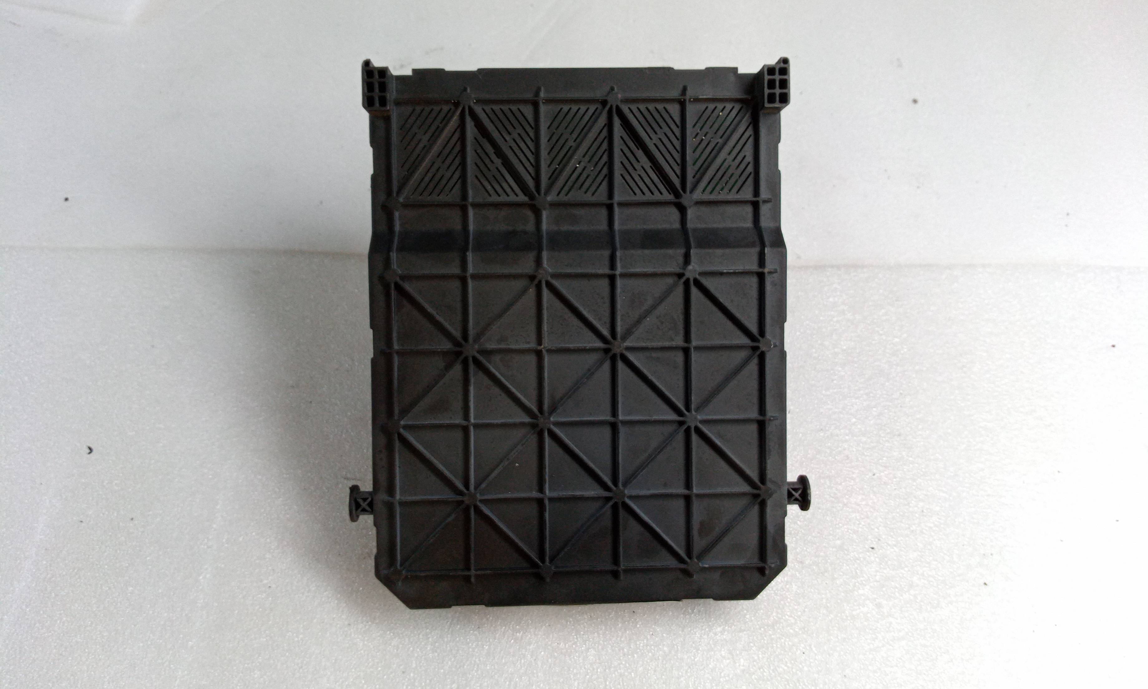 Caija de fusiveis S118085210 de Peugeot 206 hatchback (2a/c) 2004-2005 - pieza usada