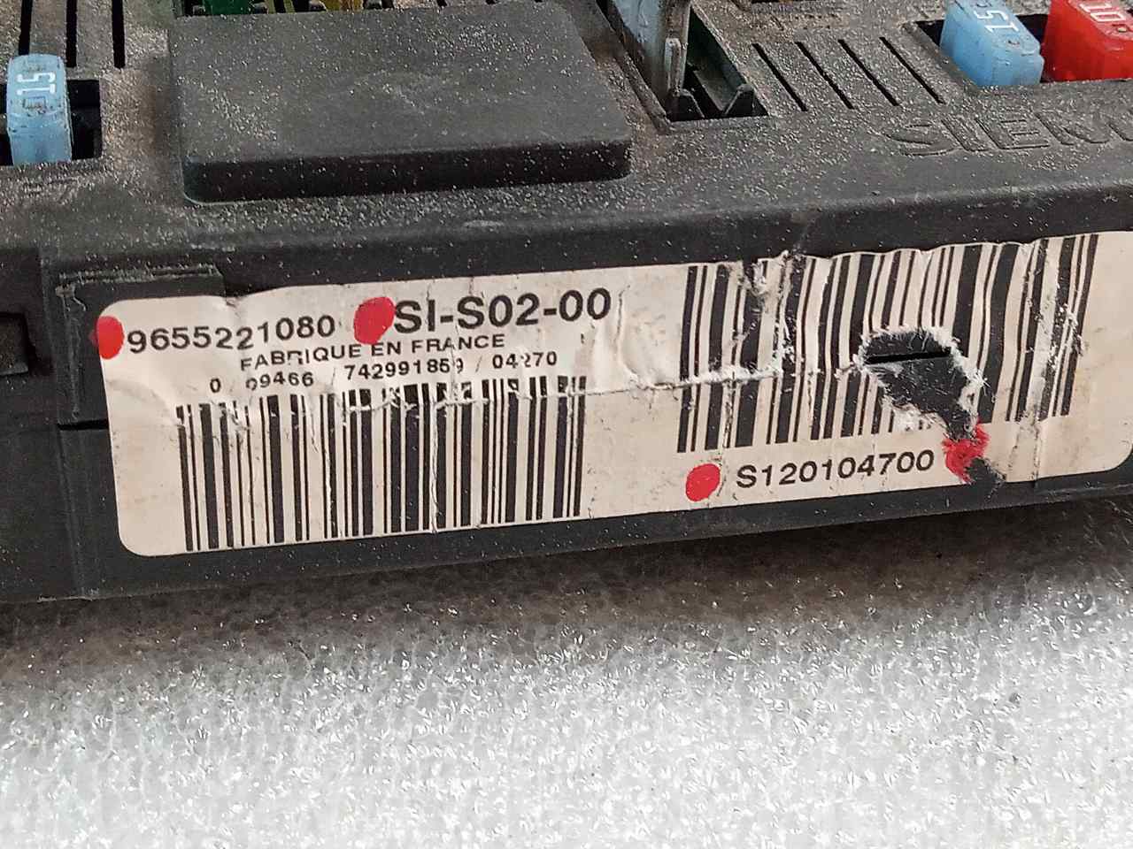 Caja de relés / fusibles 9655221080 de Peugeot 407 (6d_) 2004-2010 - pieza usada