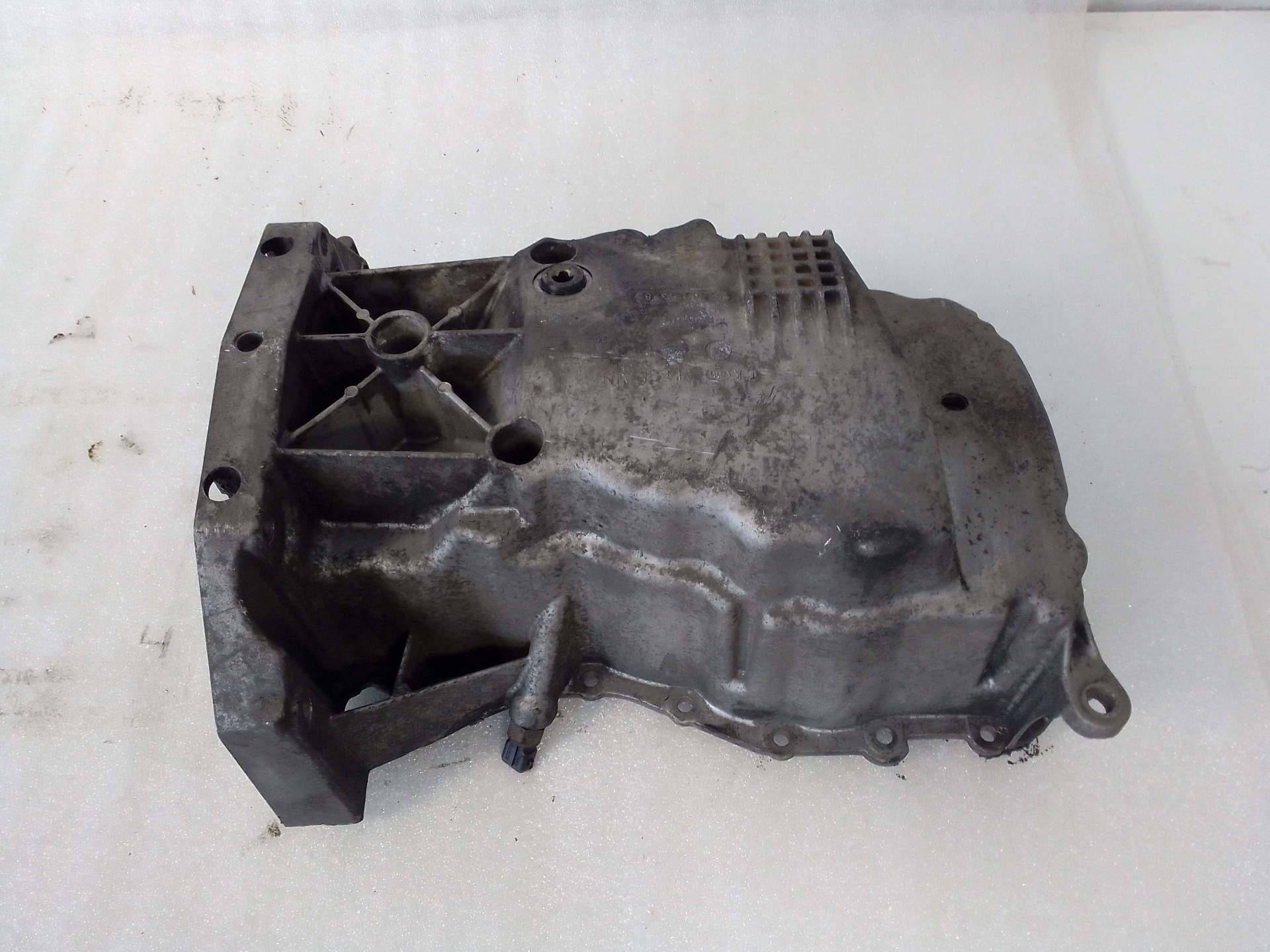 RENAULT Megane 2 generation (2002-2012) Картер 8200384326 20078017