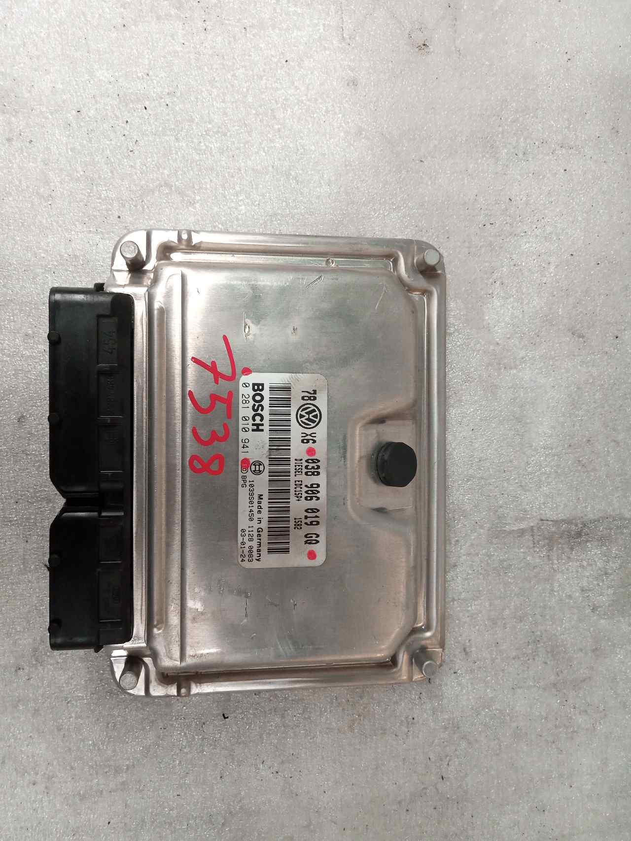 VOLKSWAGEN Passat B5 (1996-2005) Engine Control Unit ECU 0281010941 24855944