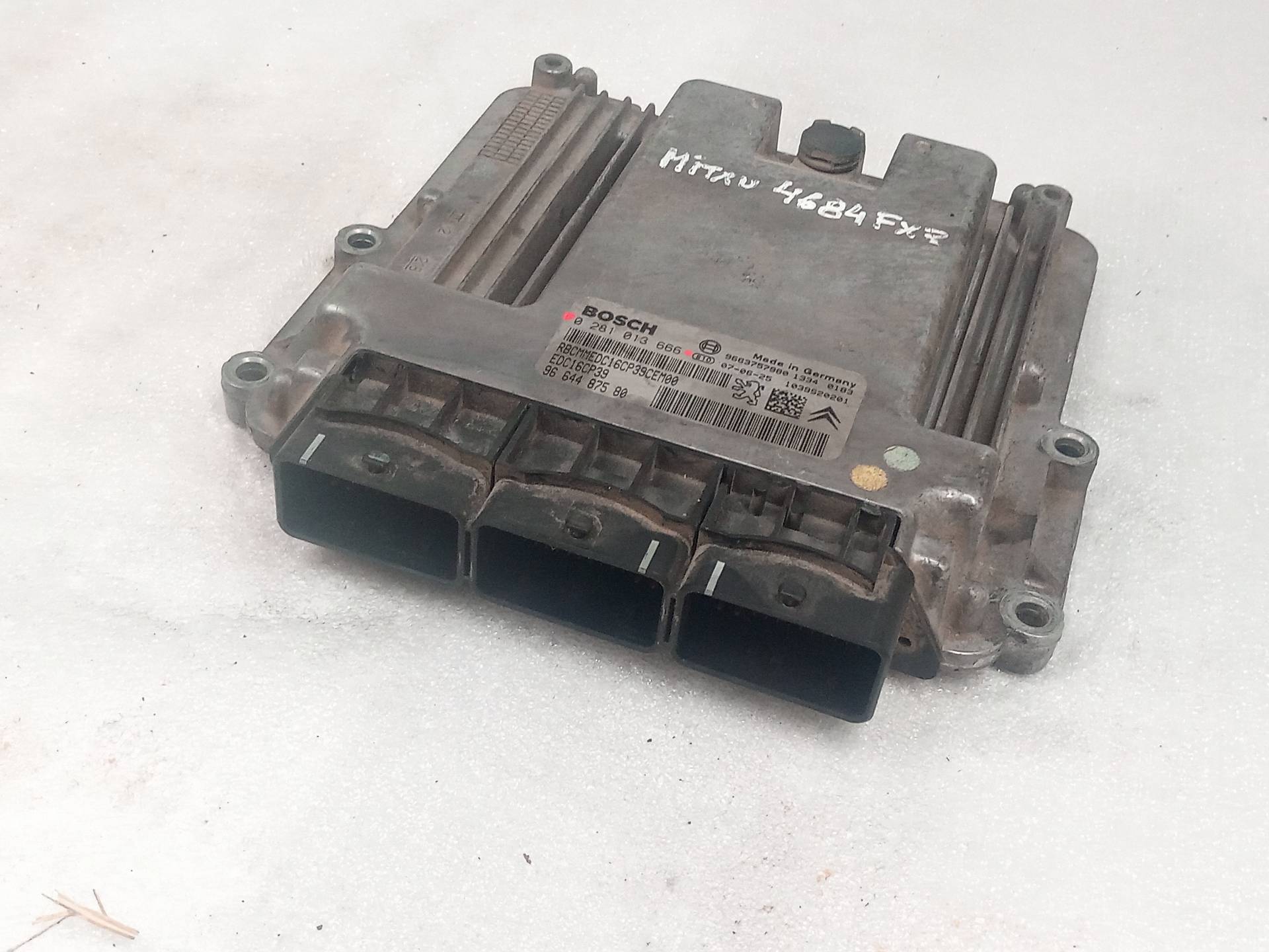 MITSUBISHI Outlander 2 generation (2005-2013) Motorstyrenhet ECU 0281013666 23801052