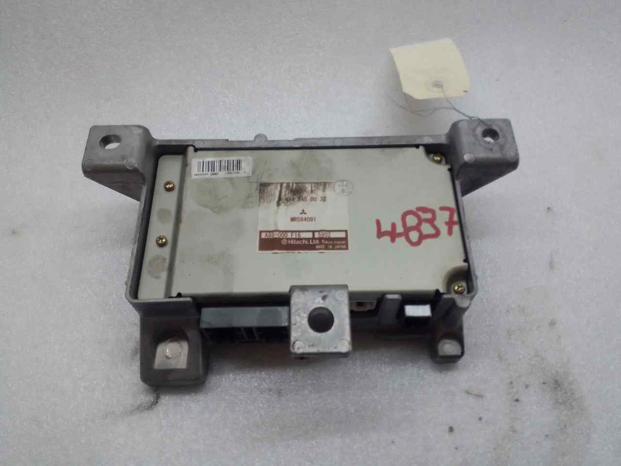 Módulo electronico 4A90 A1351505979 de Mitsubishi Colt berlina 5 (z30a) 2010-0 95 CV - pieza usada