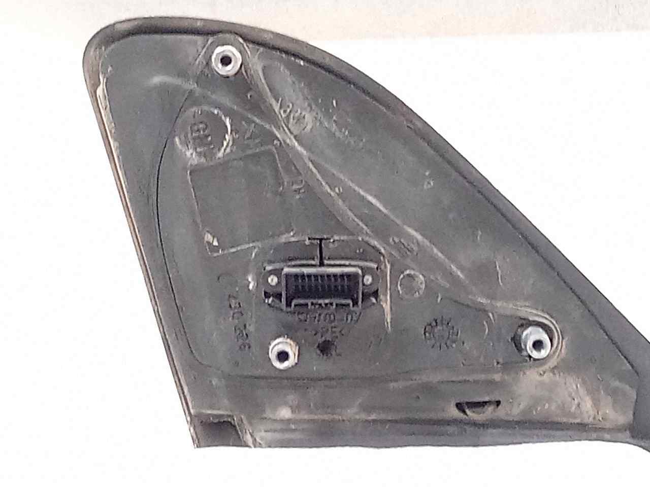 Retrovisor derecho 010795 de Opel Astra h station wagon (a04) 2004-2010 101 CV - pieza usada