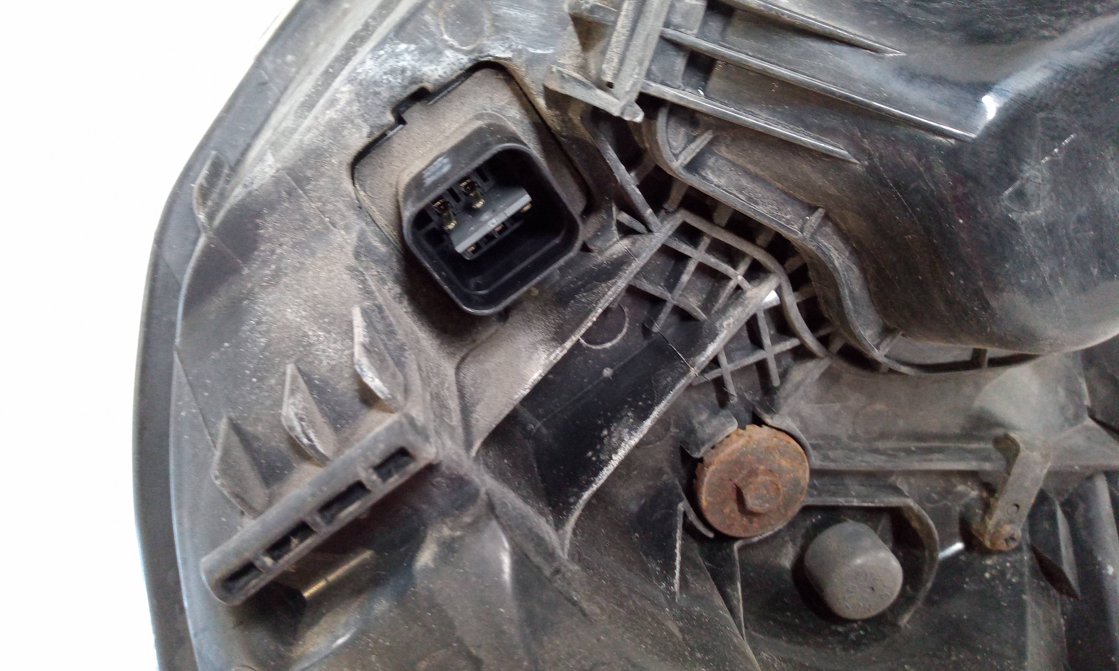 Faro derecho D4FA 010190999000 de Hyundai Accent iii sedán (mc) 2005-2010 - pieza usada