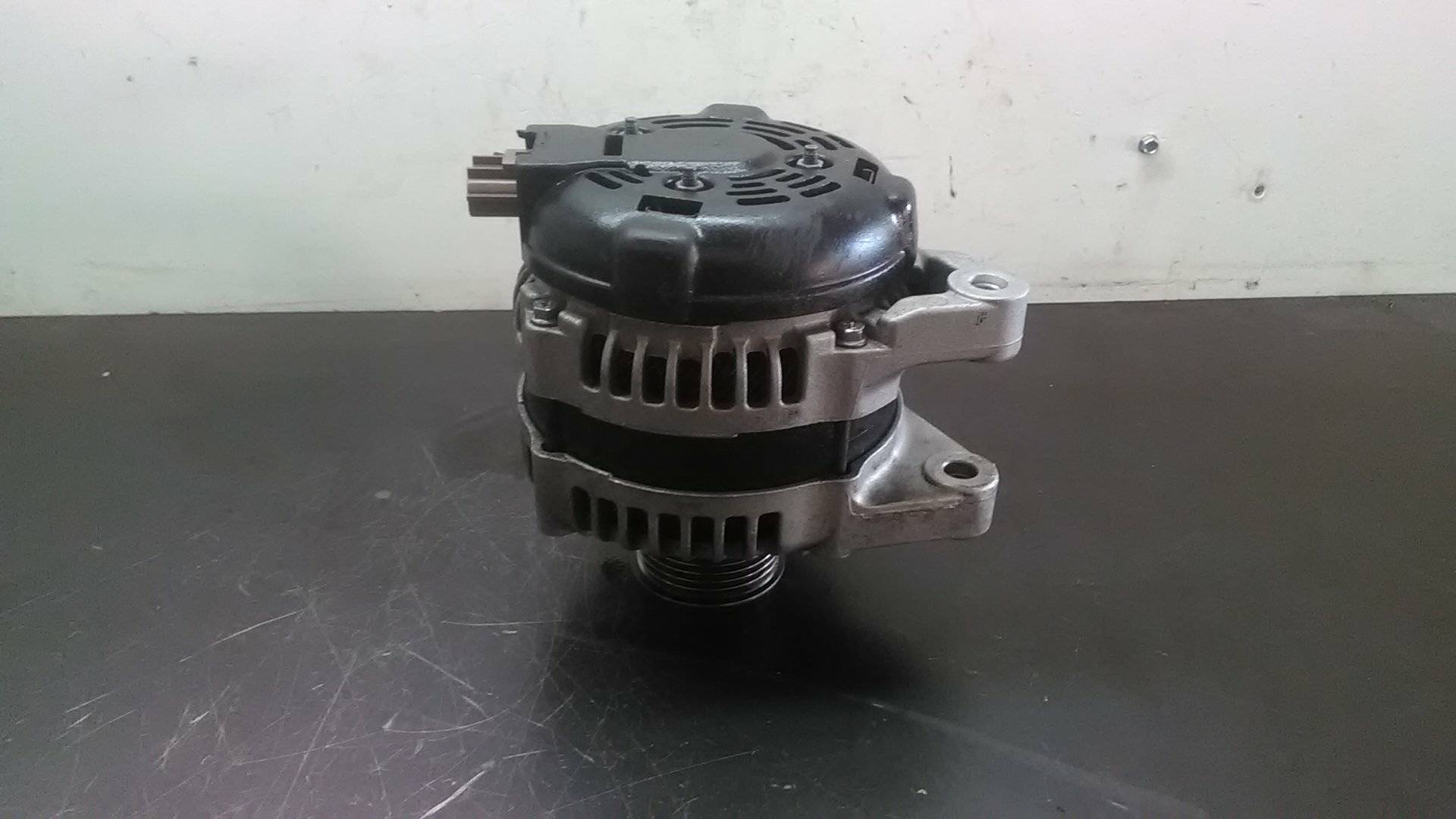 VOLVO V50 1 generation (2003-2012) Alternator 36050997 20031837