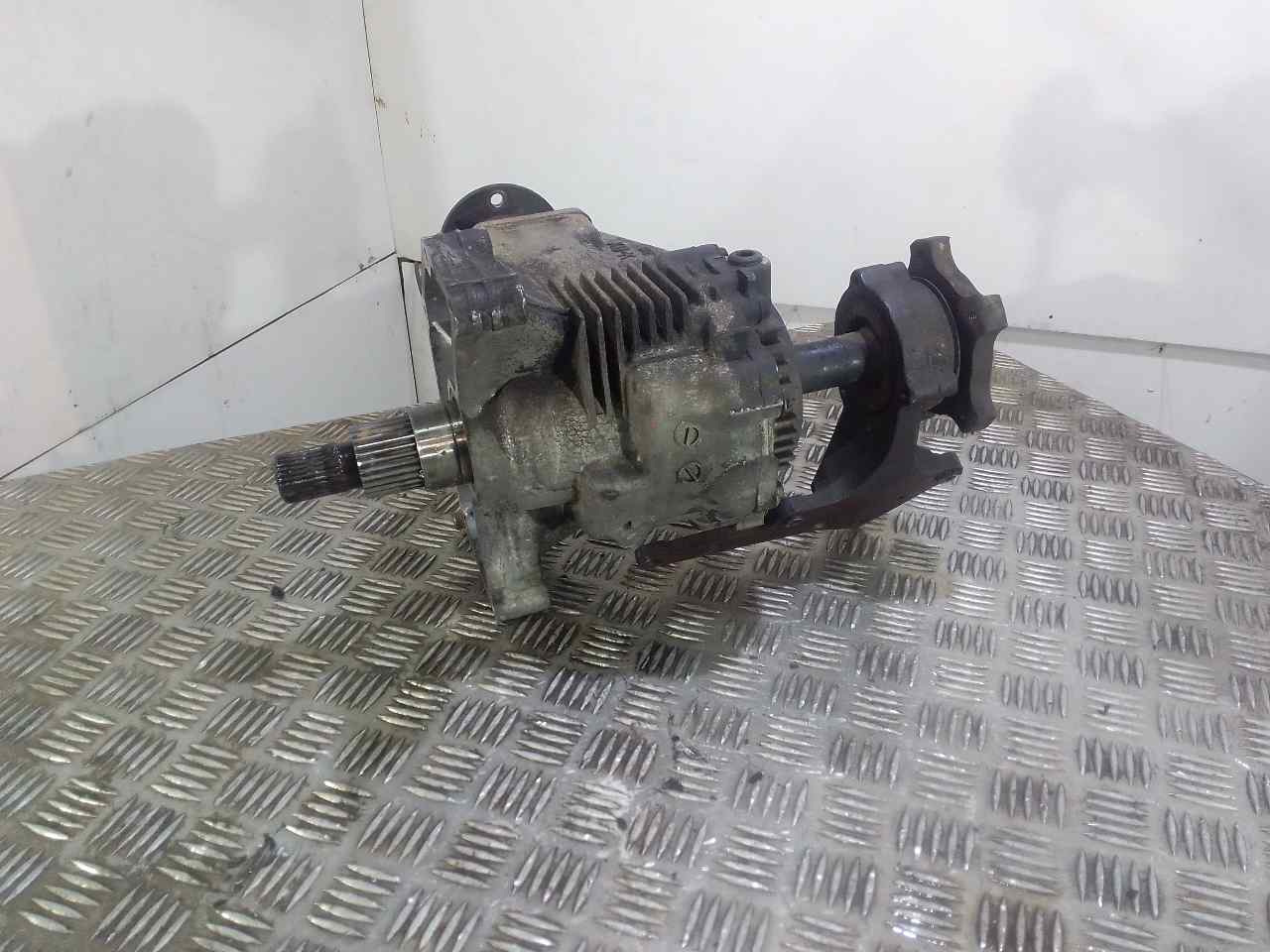 NISSAN X-Trail T30 (2001-2007) Front Transfer Case 24826666