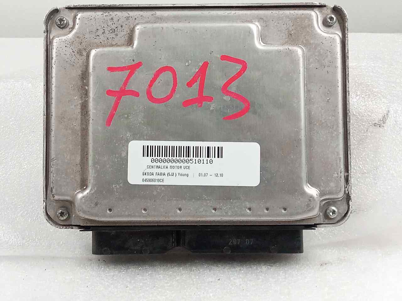 SKODA Fabia 6Y (1999-2007) Блок керування двигуном ECU 045906019CE 23802729