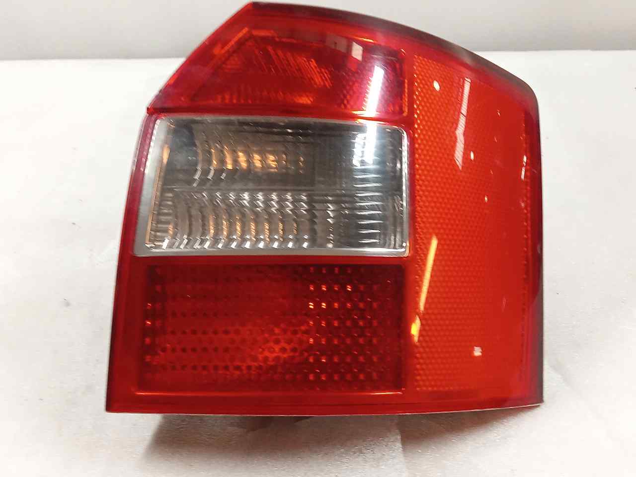 NISSAN Micra K12 (2002-2010) Galinis dešinys žibintas 283702 23801847